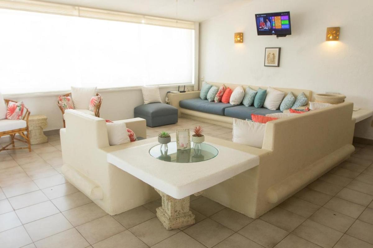 Apt with Jacuzzi Ixtapa Zihuatanejo 3 BR