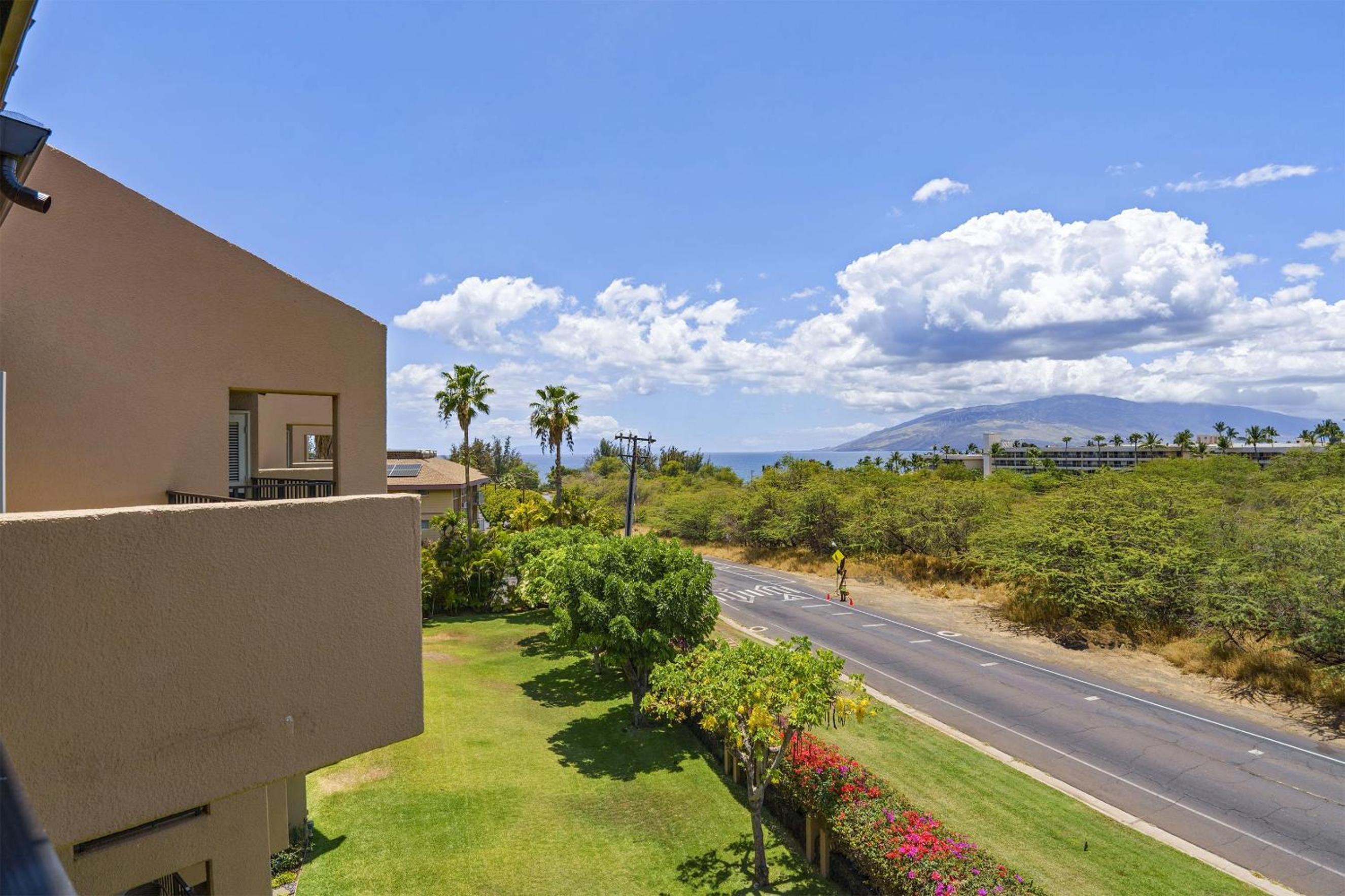 Experience Kamaole Sands 4-409 - Ocean Views, Spacious, Renovated, Wi-Fi, AC!