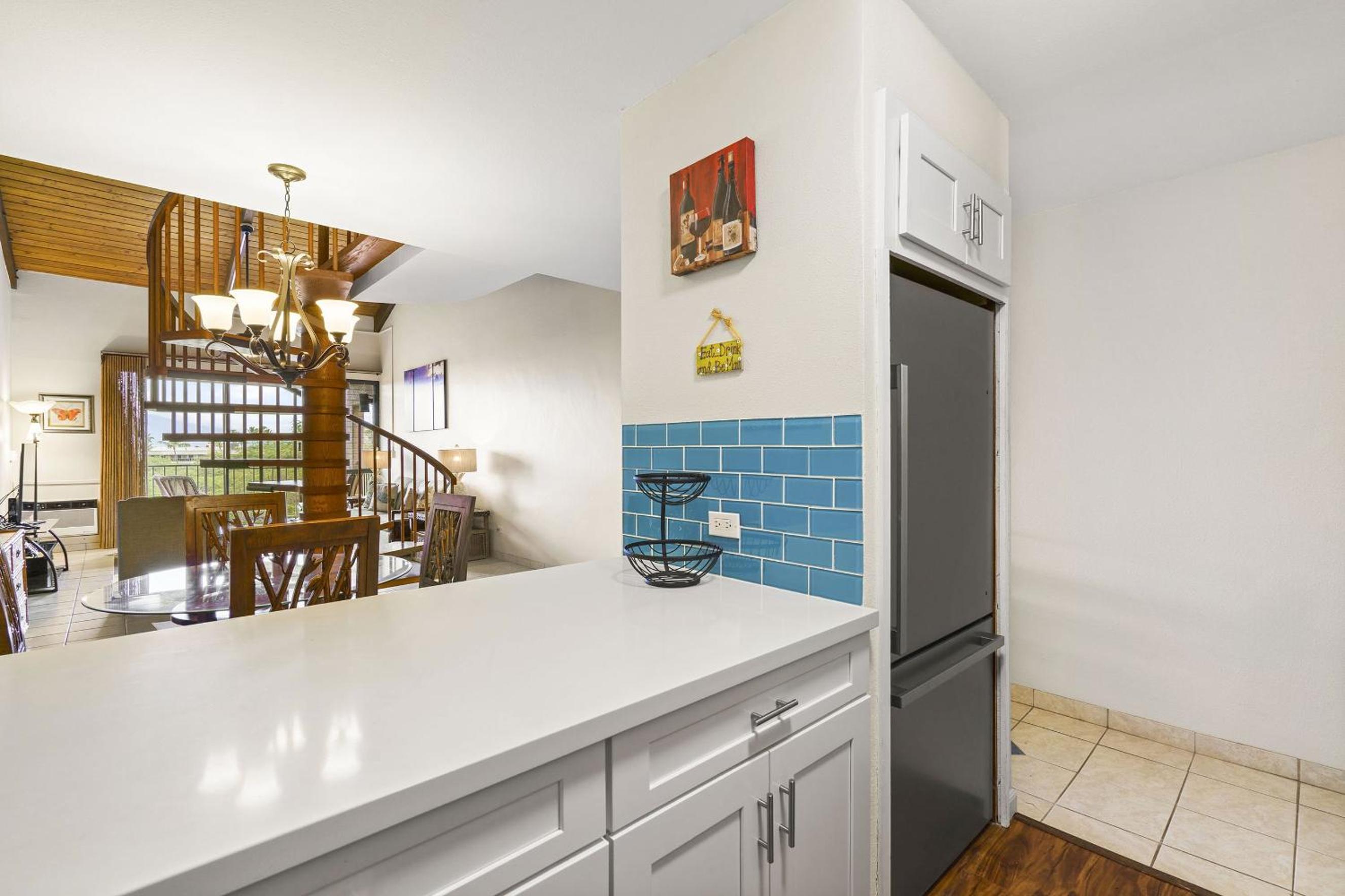 Experience Kamaole Sands 4-409 - Ocean Views, Spacious, Renovated, Wi-Fi, AC!