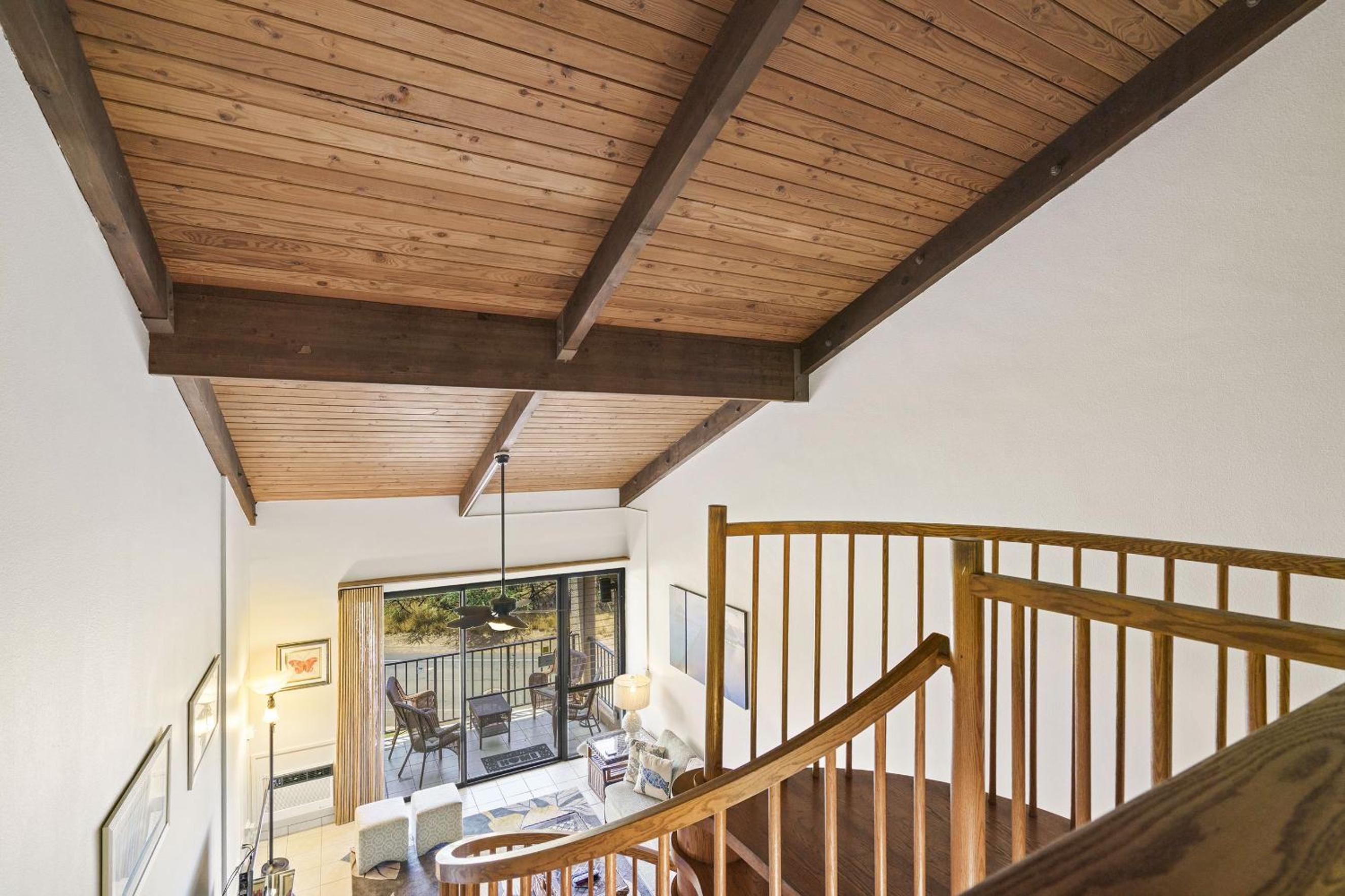 Experience Kamaole Sands 4-409 - Ocean Views, Spacious, Renovated, Wi-Fi, AC!