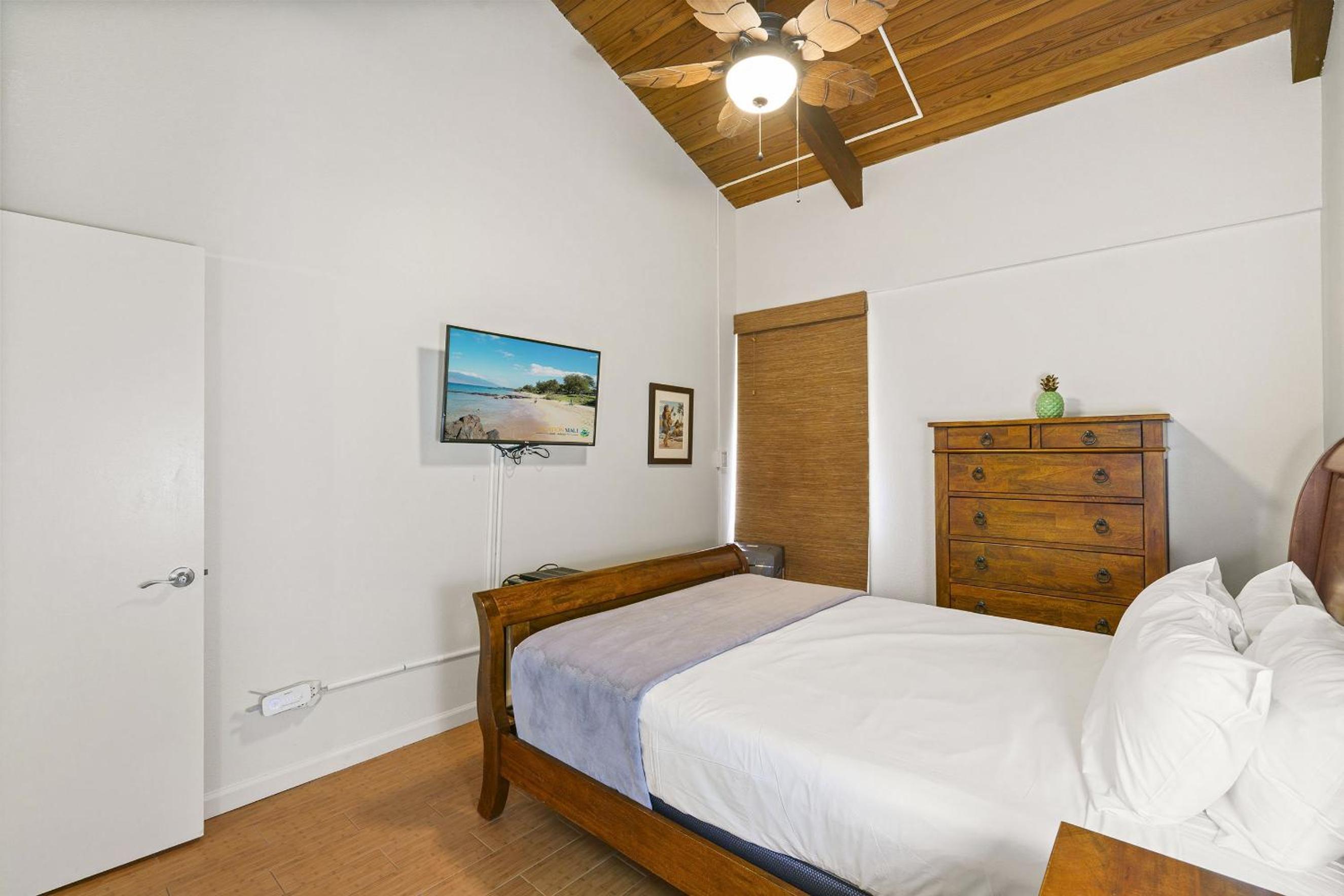 Experience Kamaole Sands 4-409 - Ocean Views, Spacious, Renovated, Wi-Fi, AC!