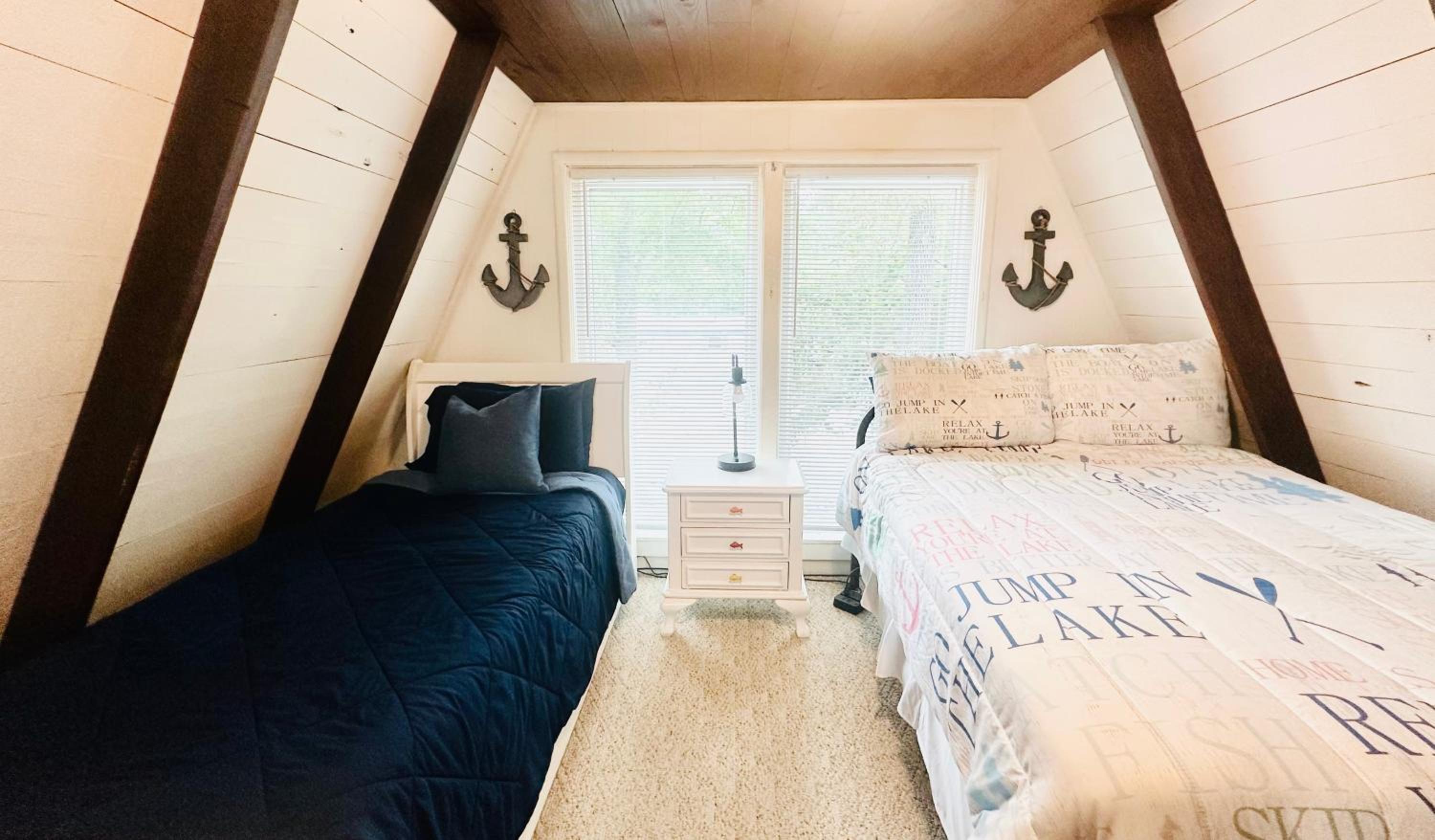 Kentucky Lake Family Cabin! Pet Friendly
