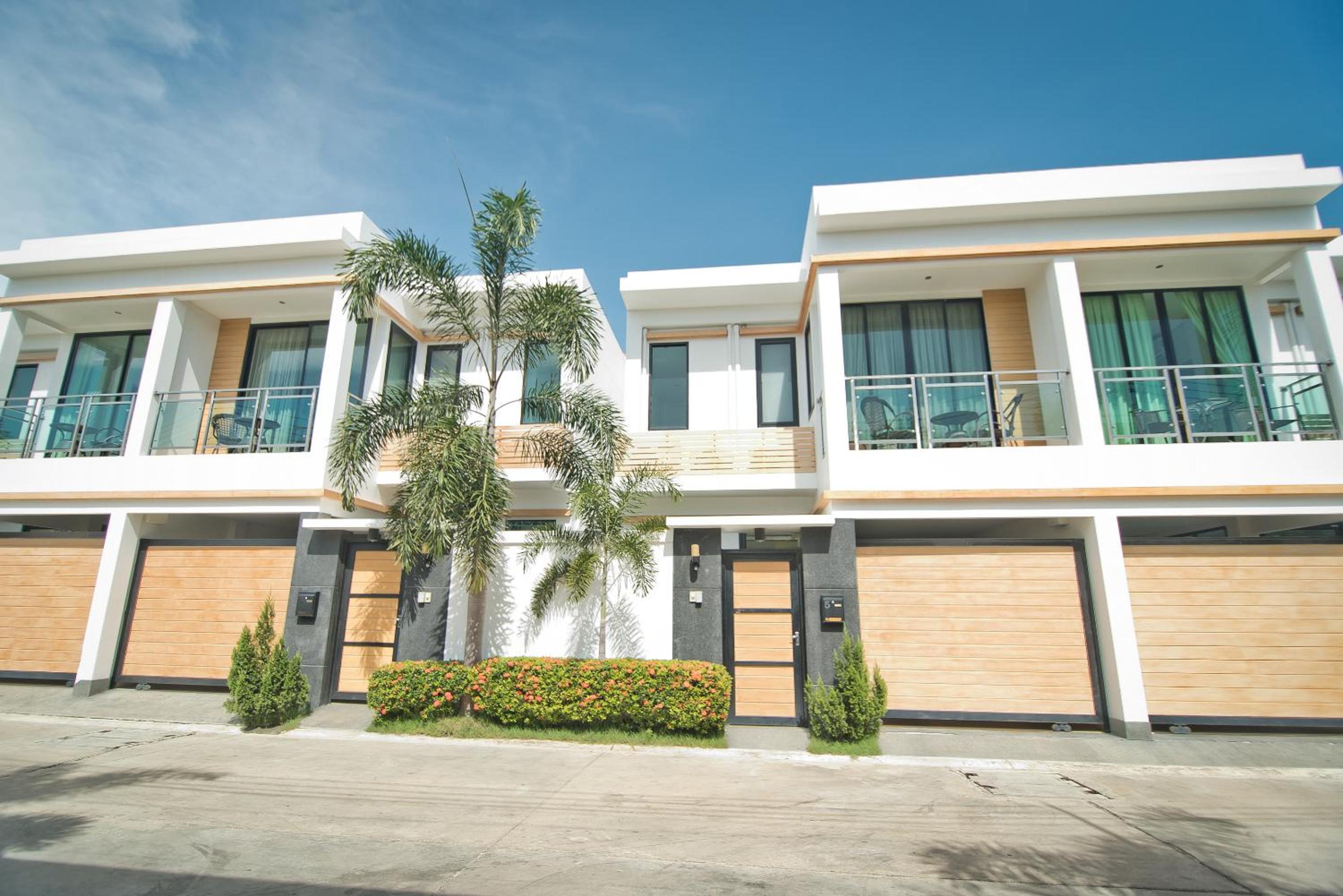Tropicana Pool Villa