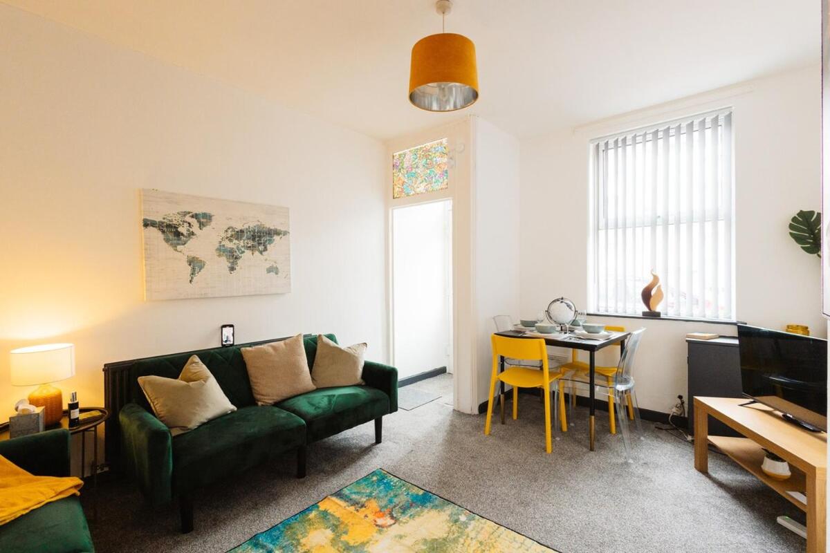 Stylish Boho Home, Contractors, 6 Beds, Garden and Free Parking