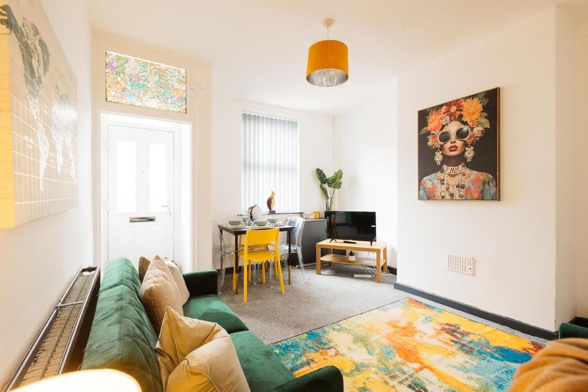 Stylish Boho Home, Contractors, 6 Beds, Garden and Free Parking