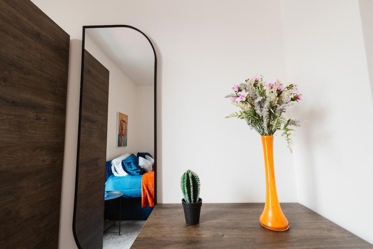 Stylish Boho Home, Contractors, 6 Beds, Garden and Free Parking