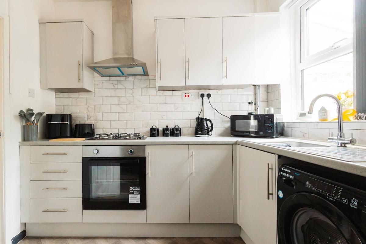 Stylish Boho Home, Contractors, 6 Beds, Garden and Free Parking