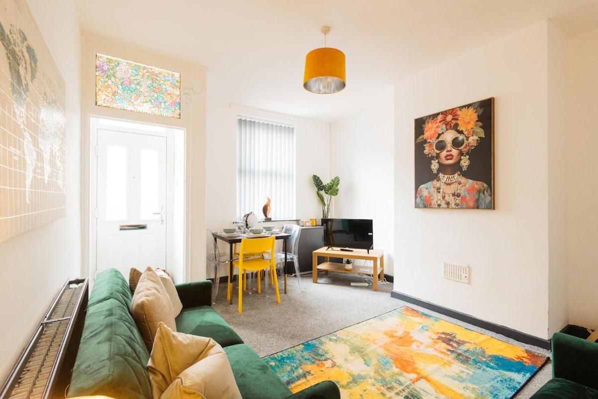 Stylish Boho Home, Contractors, 6 Beds, Garden and Free Parking