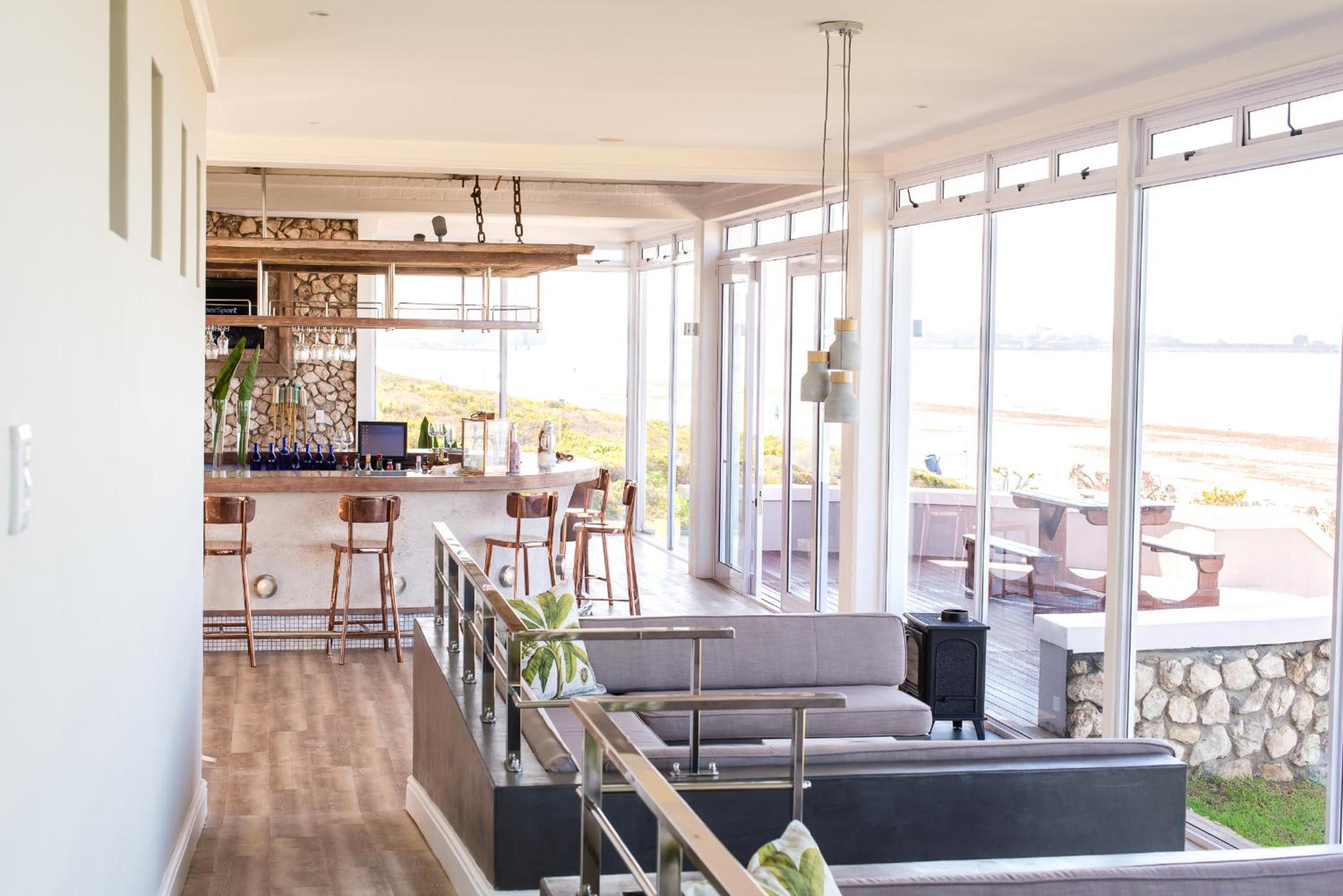 Blue Bay Lodge