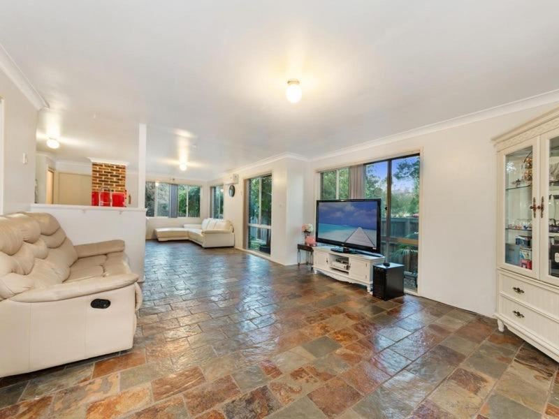 MetaWise Cozy Family Room3 in Shared Home Free Parking