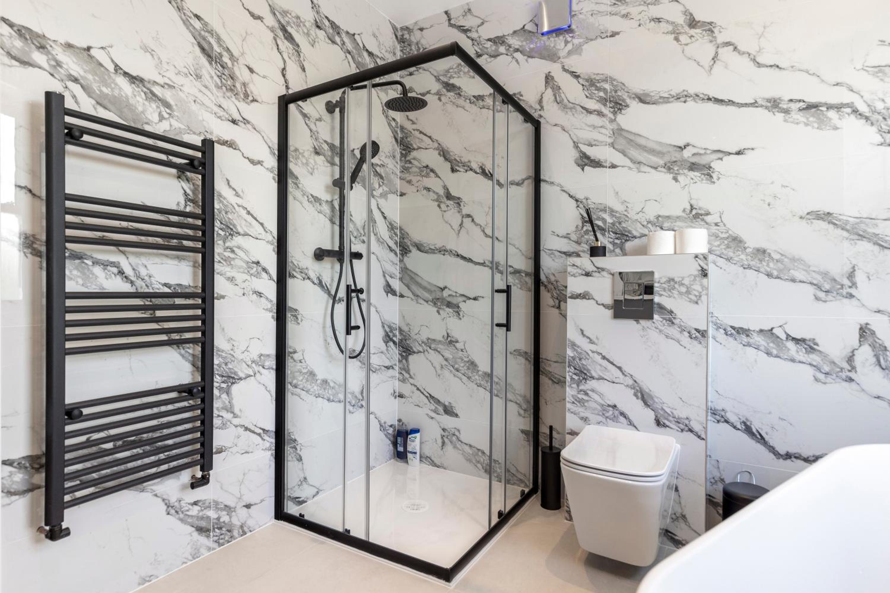 Kew View Suite 2BR Sleeps 9, Walk to Tube & Sights