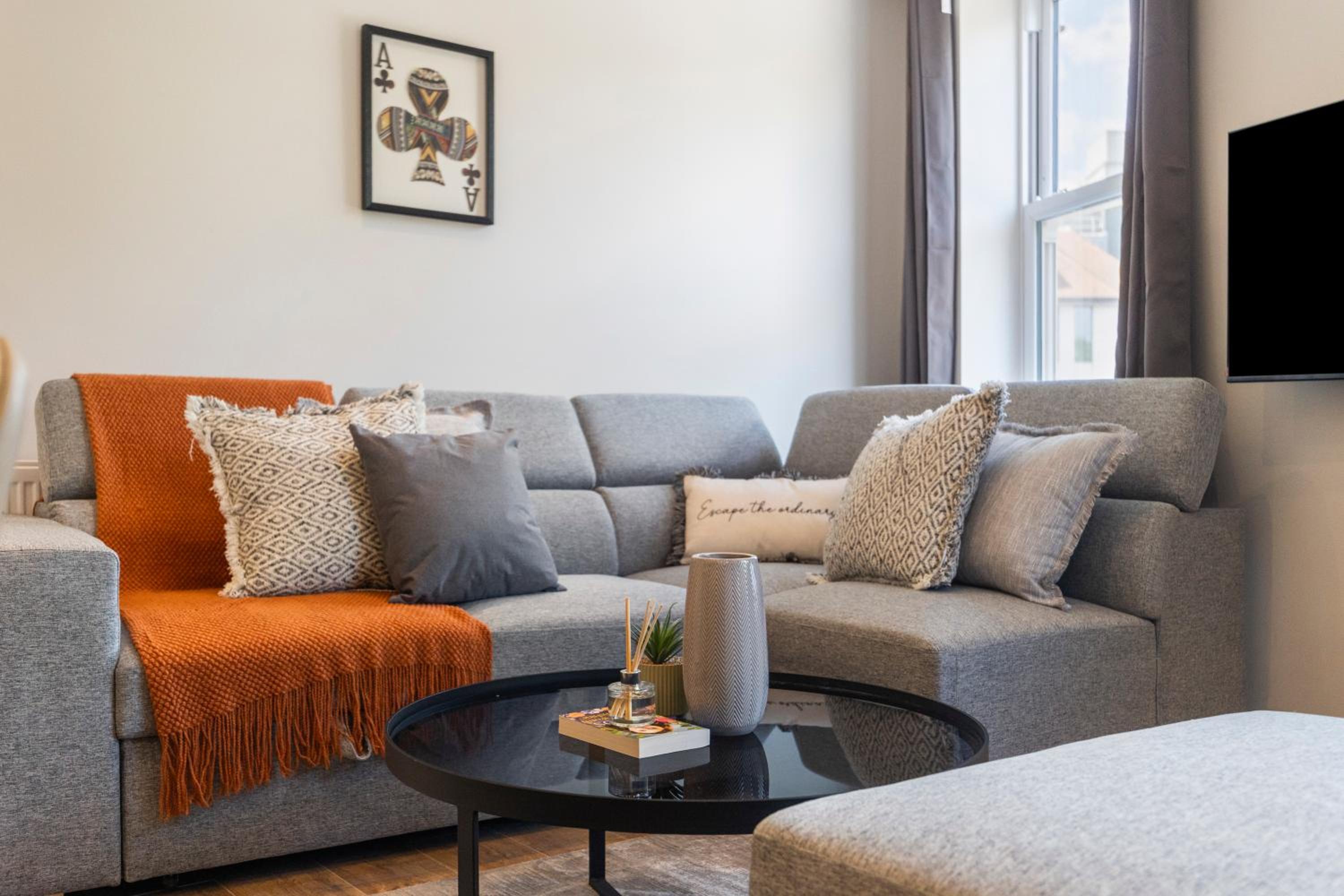 Kew Garden Suite 2BR Sleeps 9 Near Central London