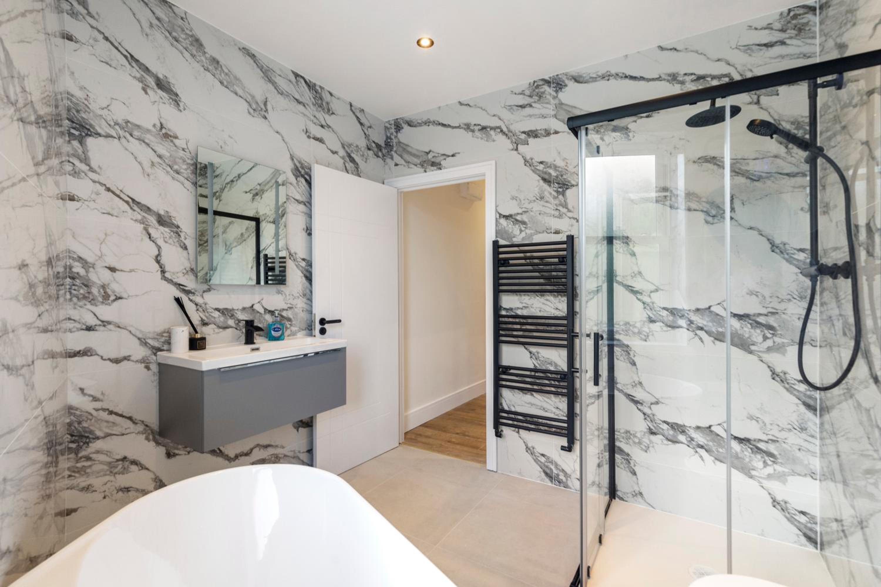 Kew Garden Suite 2BR Sleeps 9 Near Central London