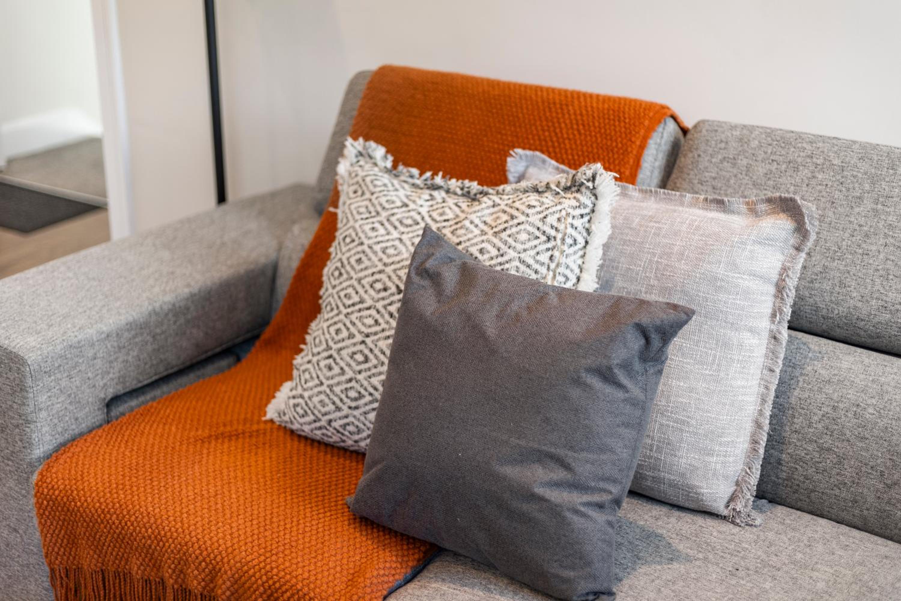 Kew Garden Suite 2BR Sleeps 9 Near Central London