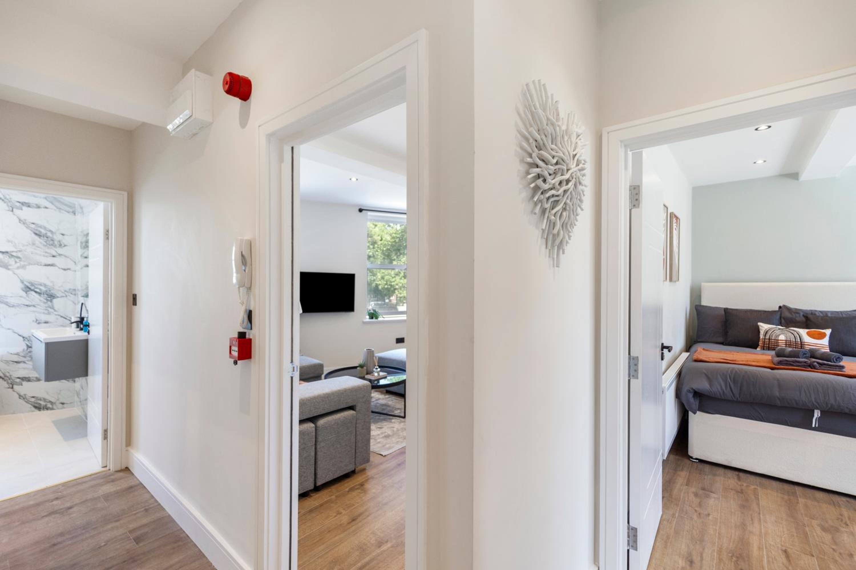 Kew Garden Suite 2BR Sleeps 9 Near Central London