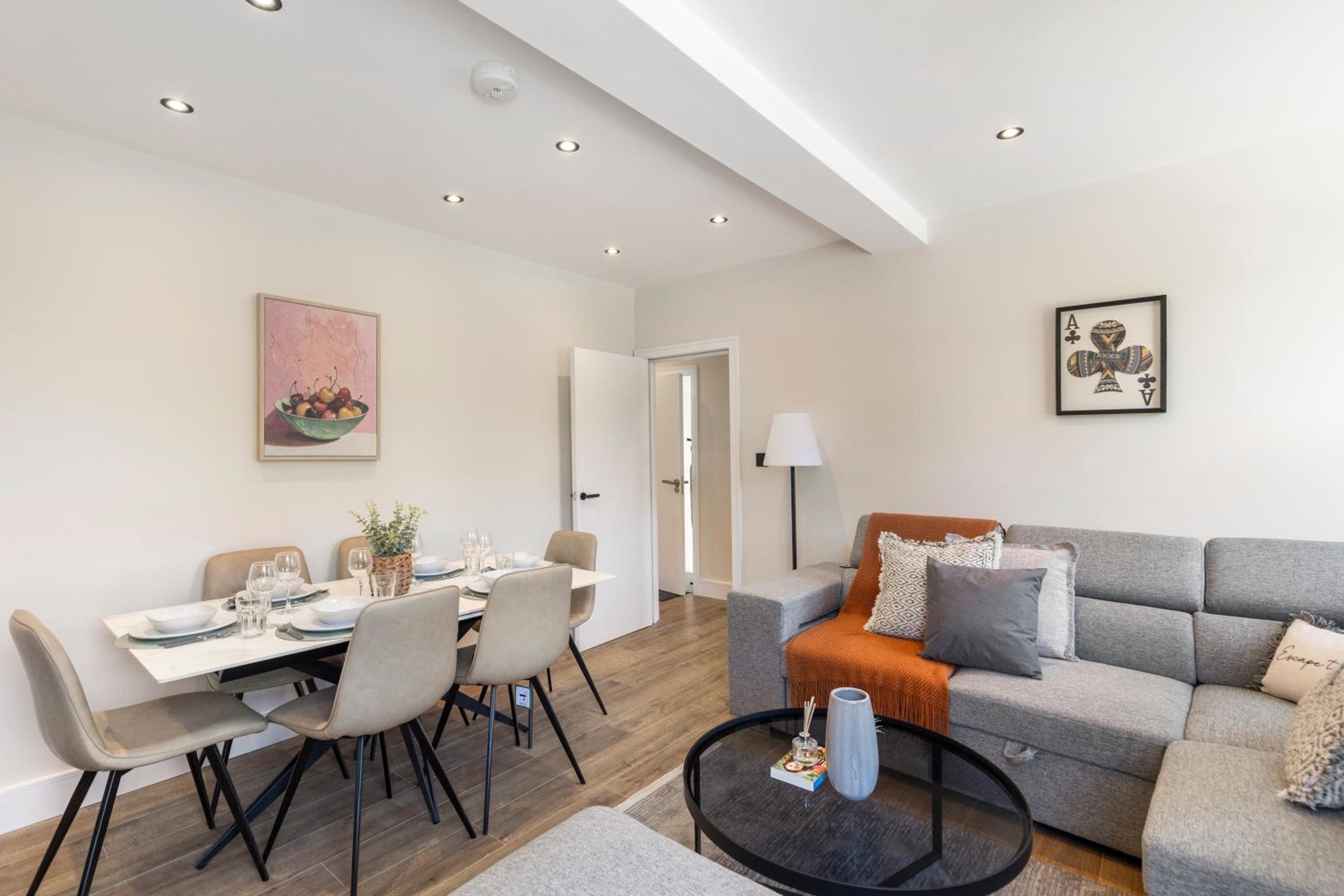 Kew Garden Suite 2BR Sleeps 9 Near Central London