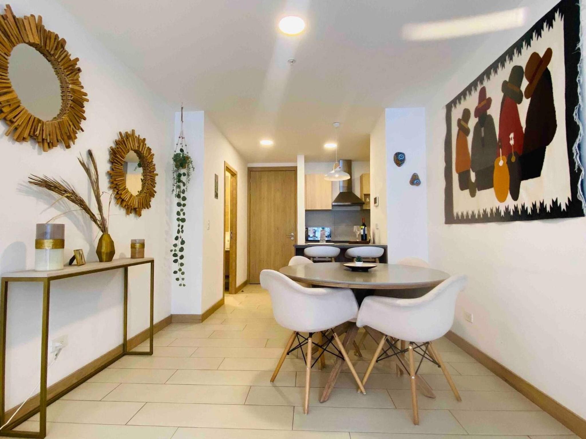 Beautiful apt-balcony in La Carolina 70 QLED TV