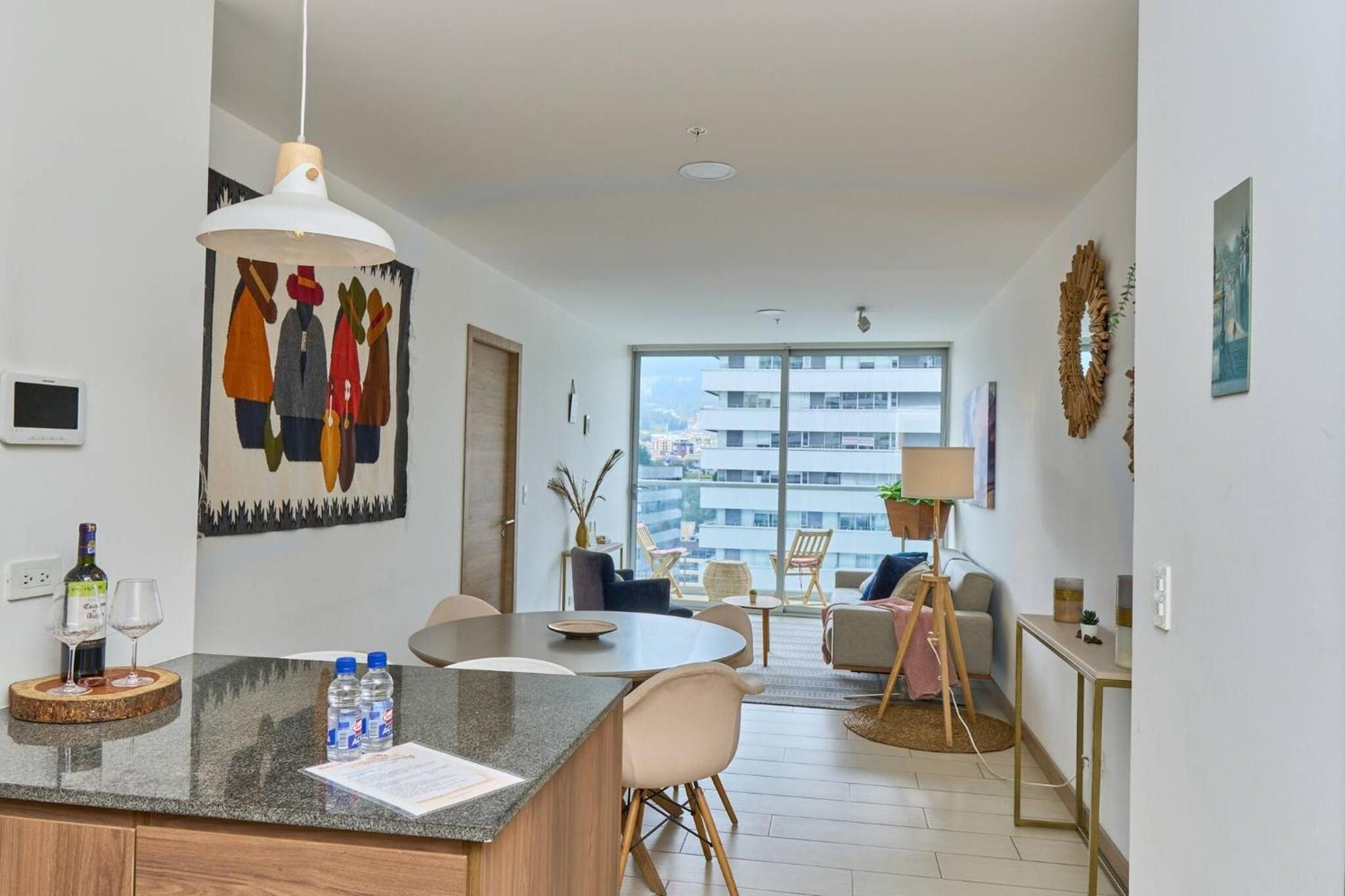 Beautiful apt-balcony in La Carolina 70 QLED TV