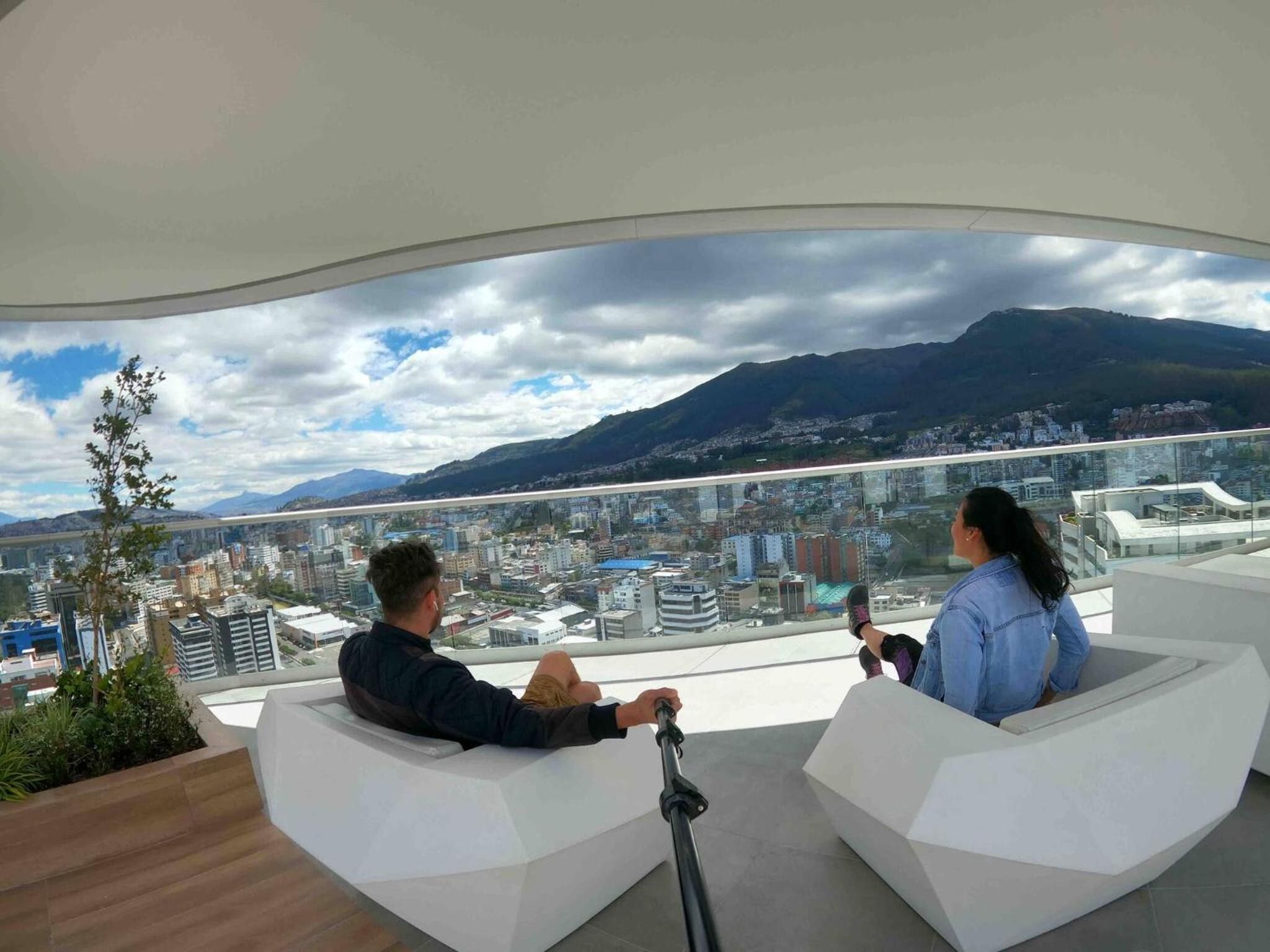 Beautiful apt-balcony in La Carolina 70 QLED TV