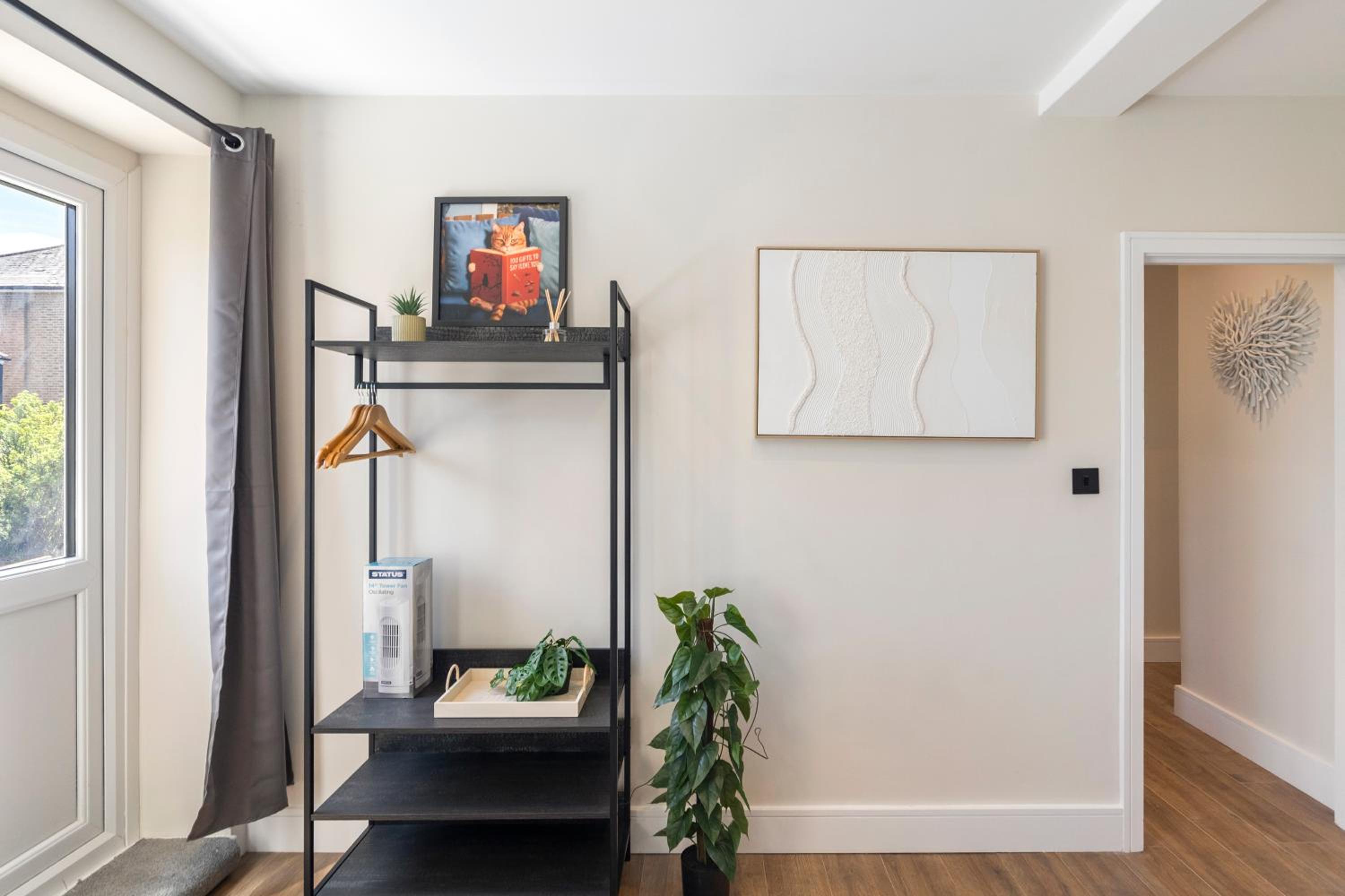 Kew Garden Suite 2BR Sleeps 9 Near Central London