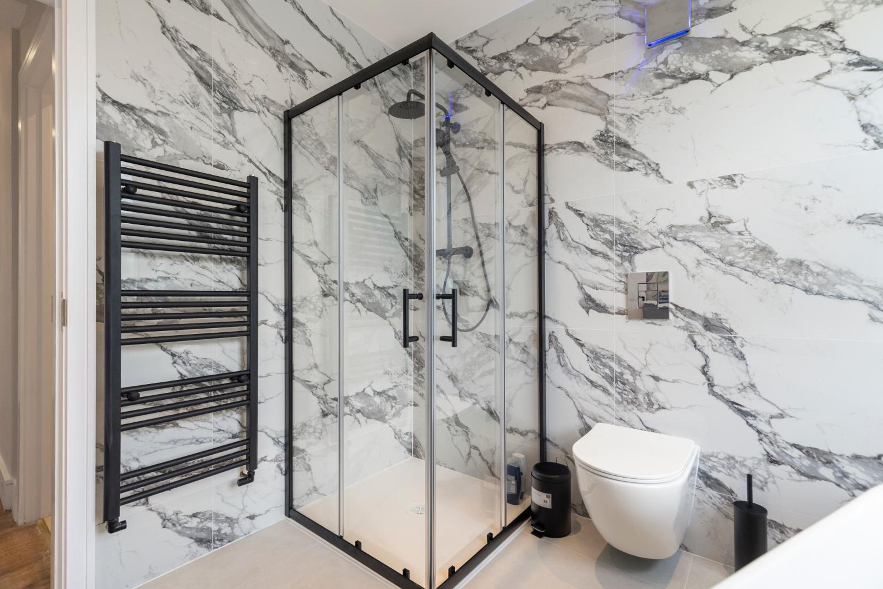 Kew Garden Suite 2BR Sleeps 9 Near Central London