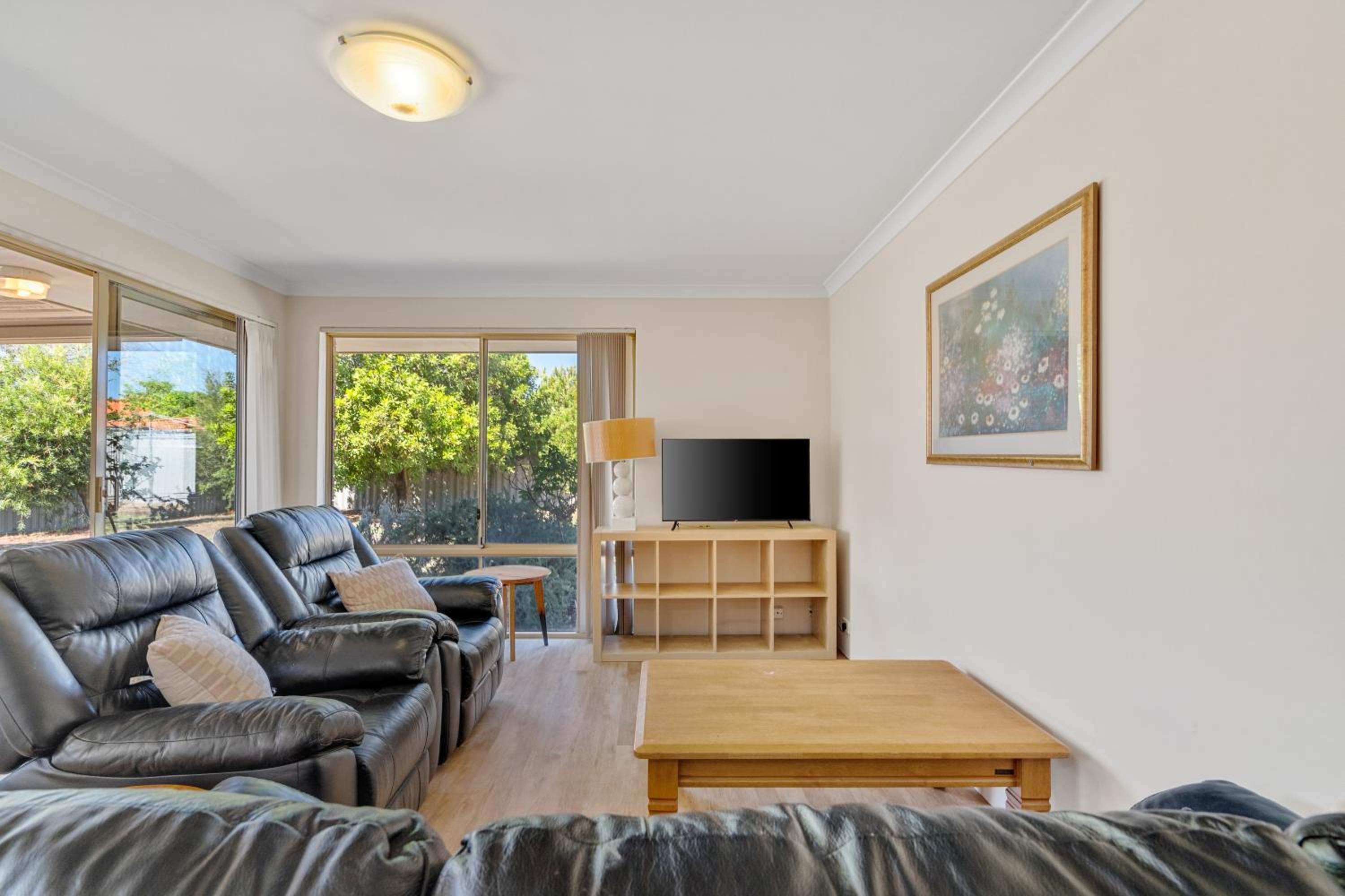SPACIOUS JANDAKOT HOUSE FOR FAMILY AND BUSINESs