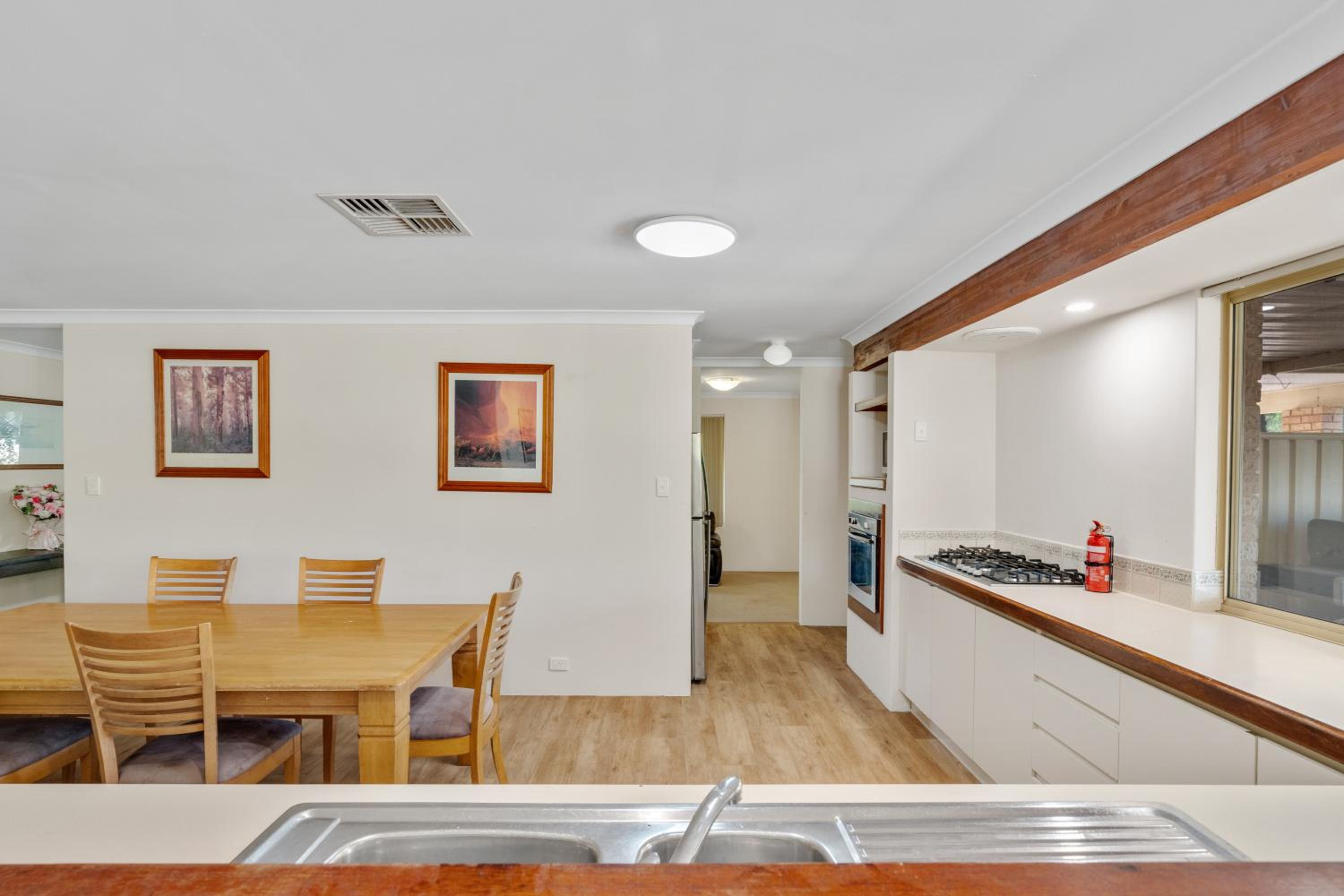 SPACIOUS JANDAKOT HOUSE FOR FAMILY AND BUSINESs