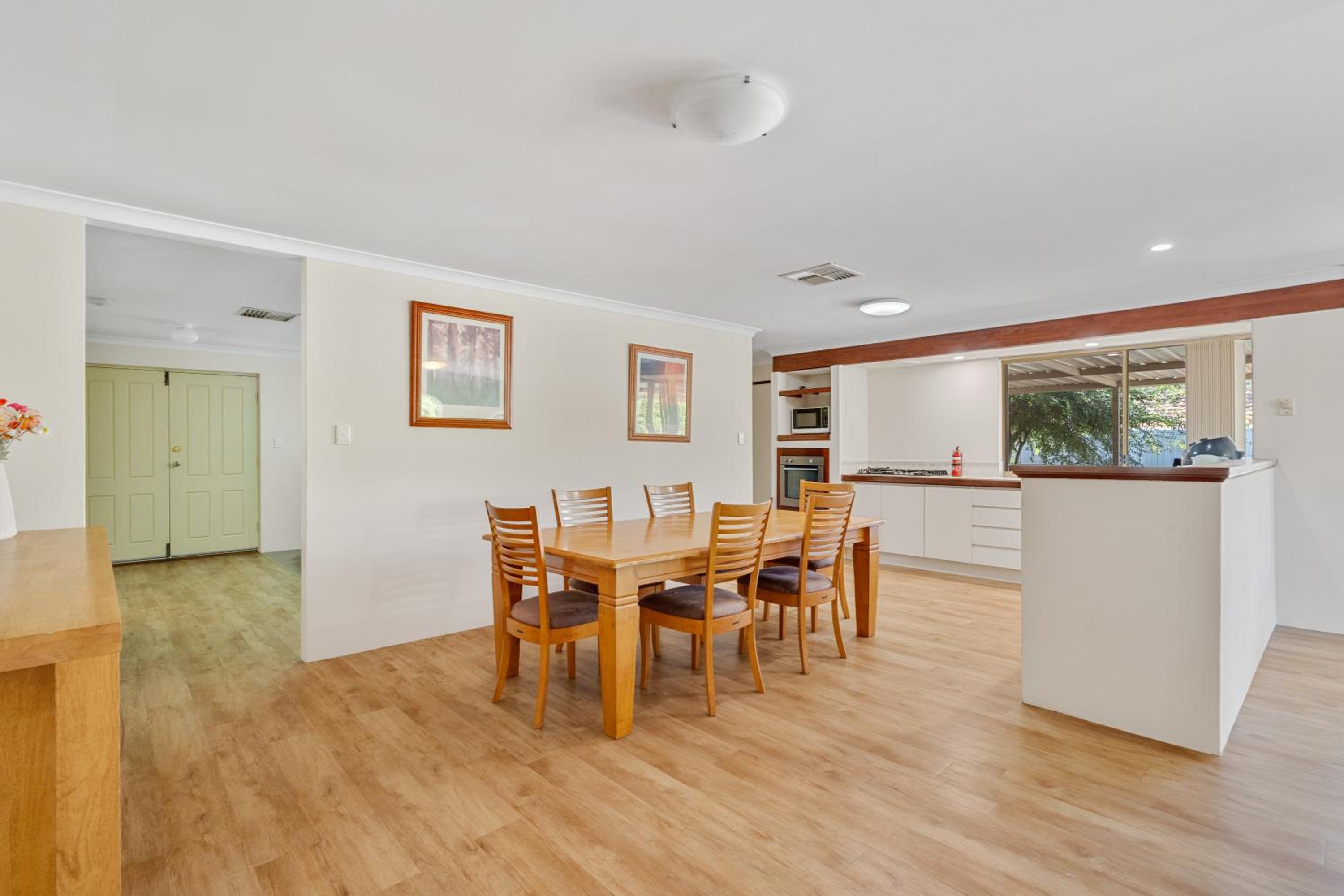 SPACIOUS JANDAKOT HOUSE FOR FAMILY AND BUSINESs
