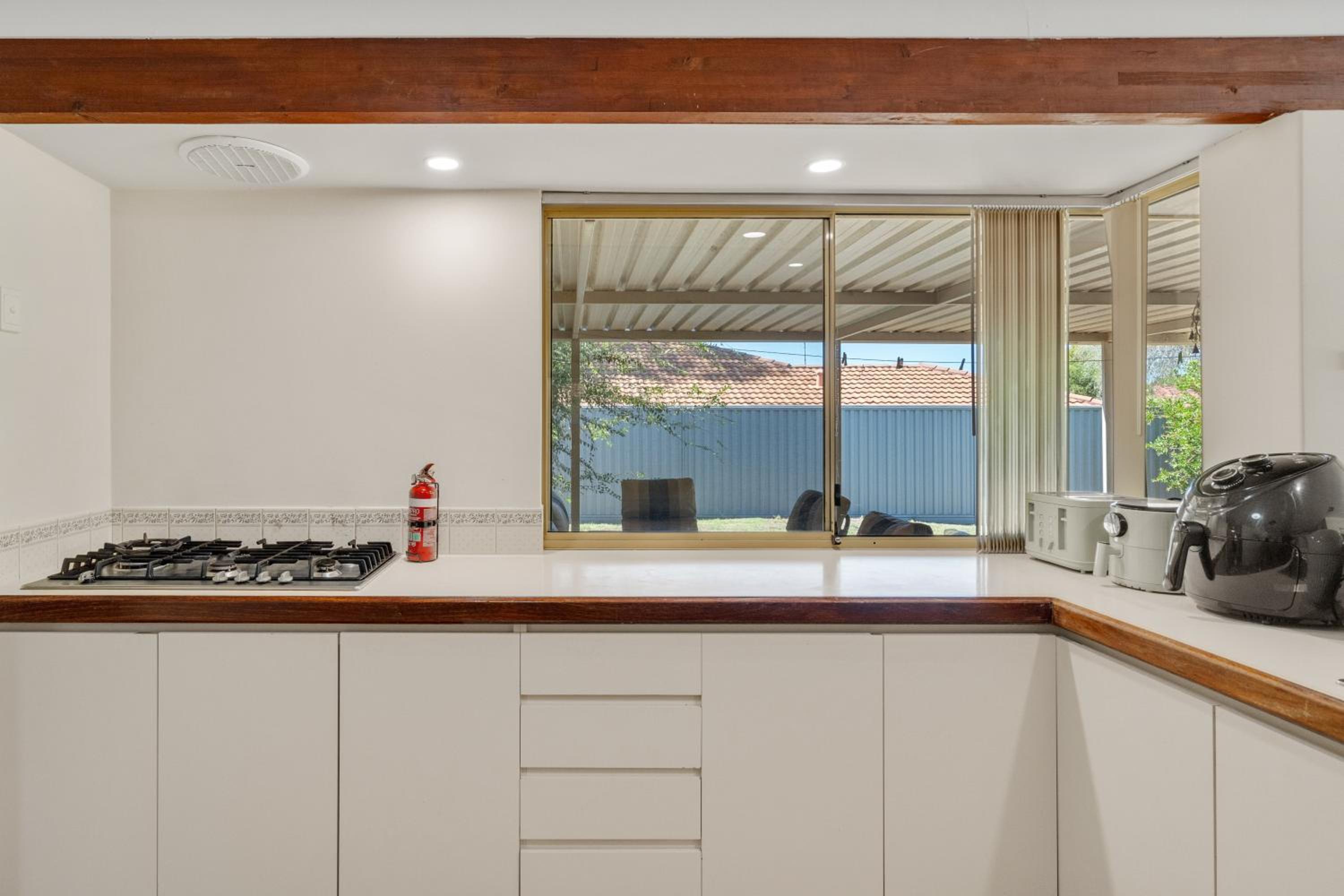 SPACIOUS JANDAKOT HOUSE FOR FAMILY AND BUSINESs