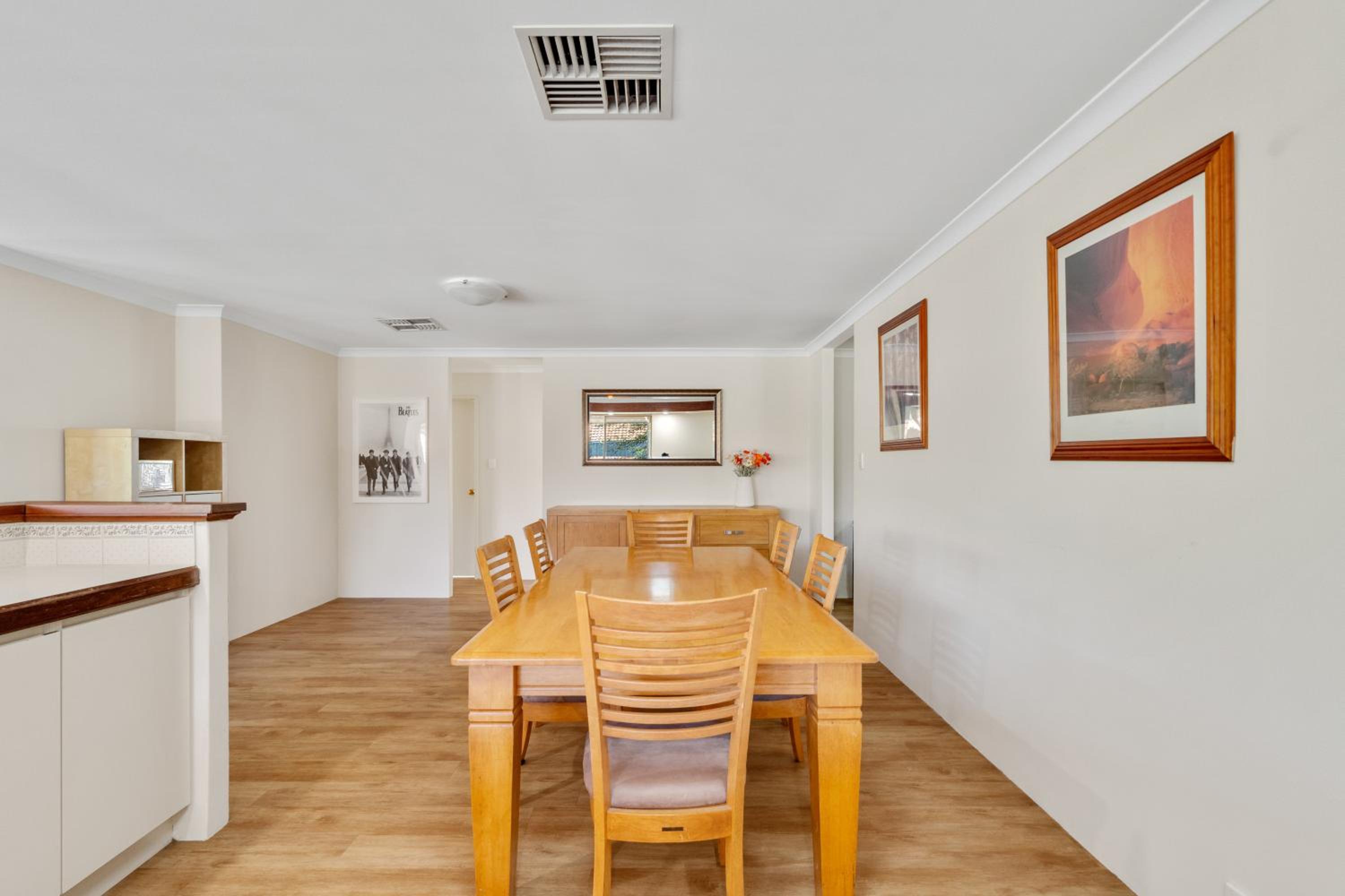 SPACIOUS JANDAKOT HOUSE FOR FAMILY AND BUSINESs