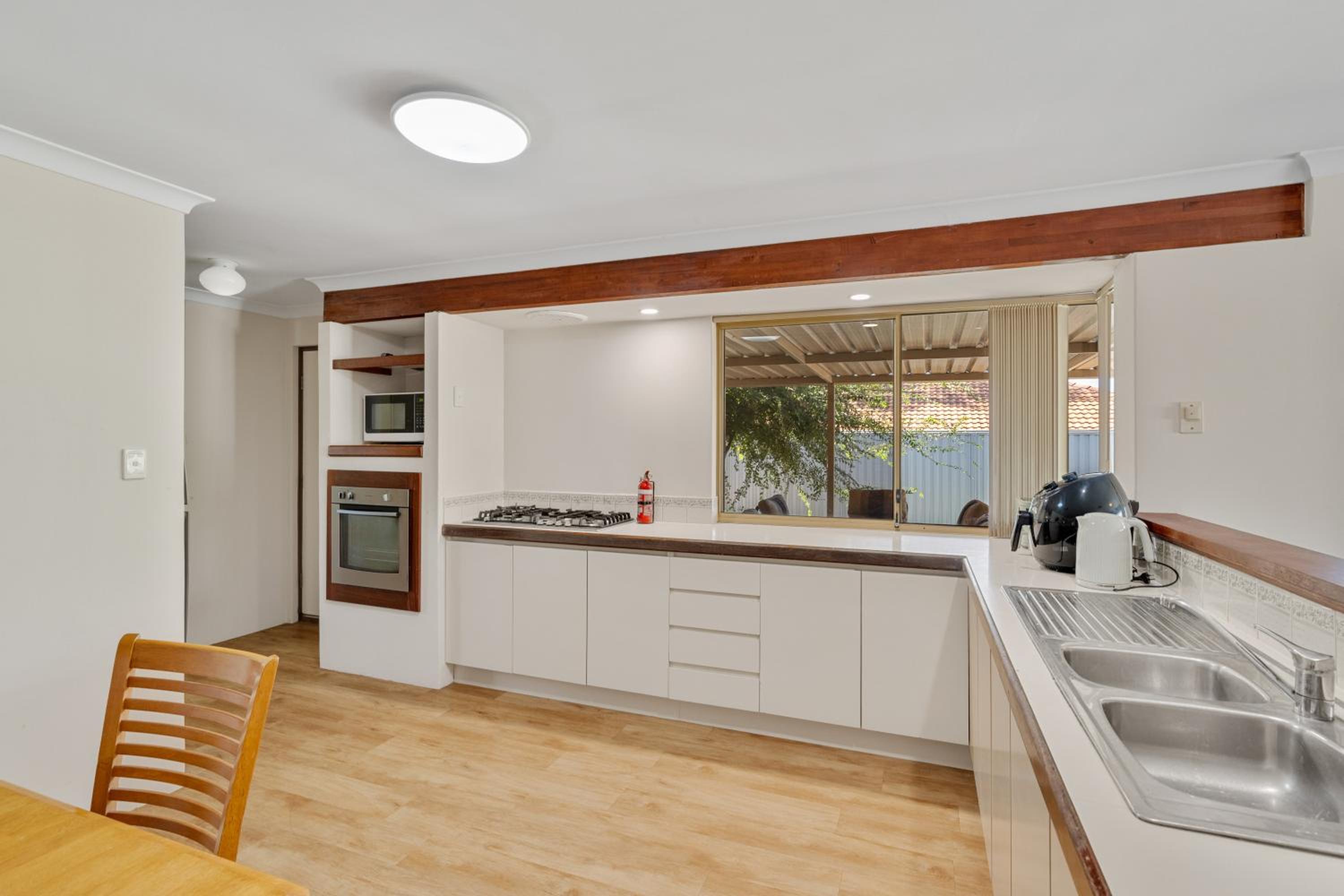 SPACIOUS JANDAKOT HOUSE FOR FAMILY AND BUSINESs