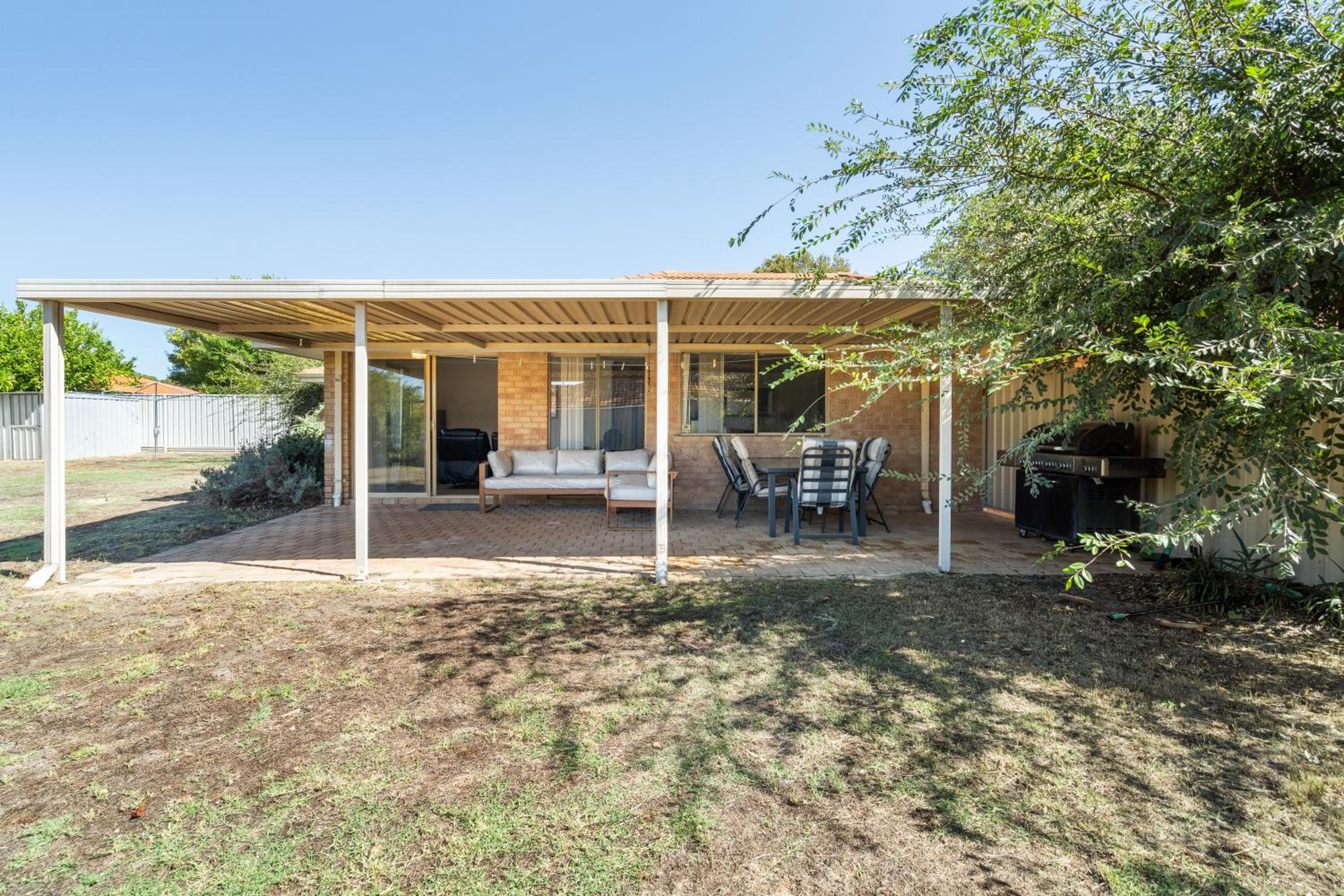 SPACIOUS JANDAKOT HOUSE FOR FAMILY AND BUSINESs