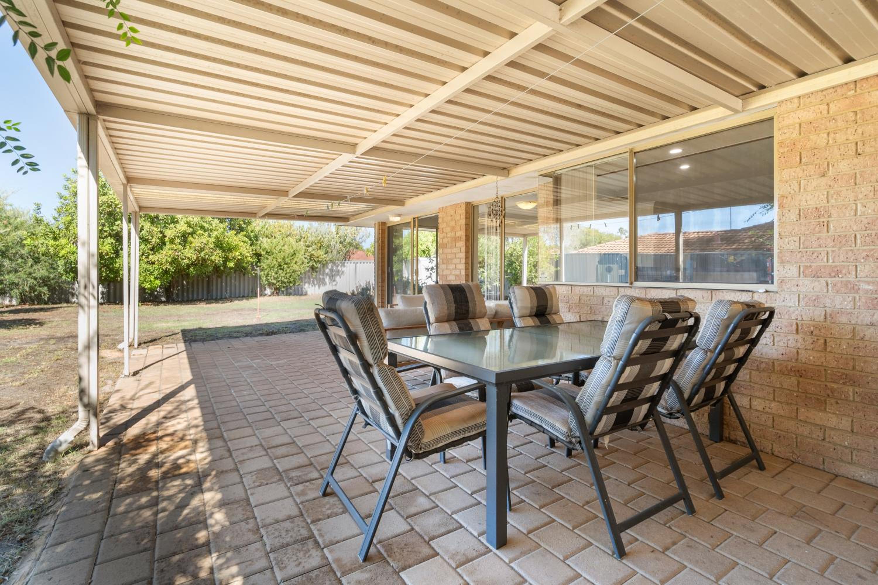 SPACIOUS JANDAKOT HOUSE FOR FAMILY AND BUSINESs