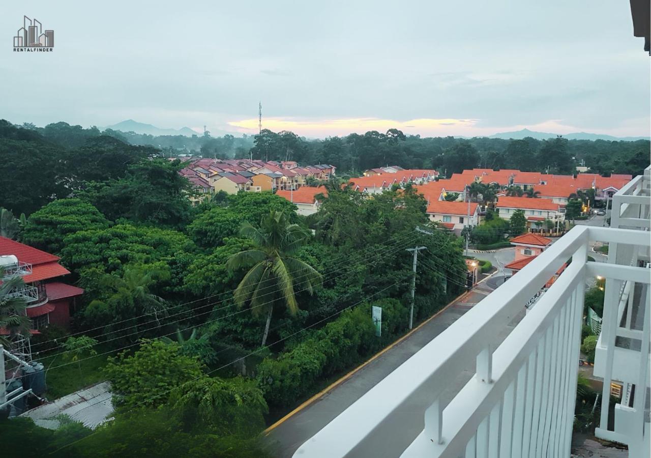 2BR Cozy Condo with a Balcony, FREE Pool, Gym Parking Near Airport - B2 6LusterB