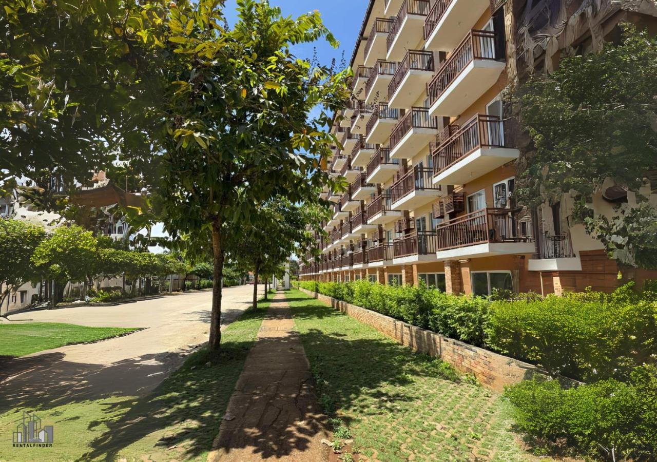 2BR Cozy Condo with a Balcony, FREE Pool, Gym Parking Near Airport - B2 6LusterB