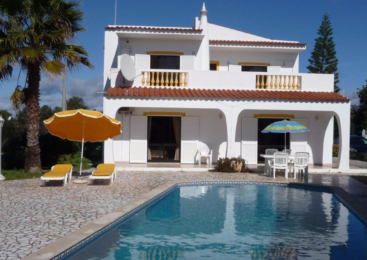 Casa das Figueiras view 2