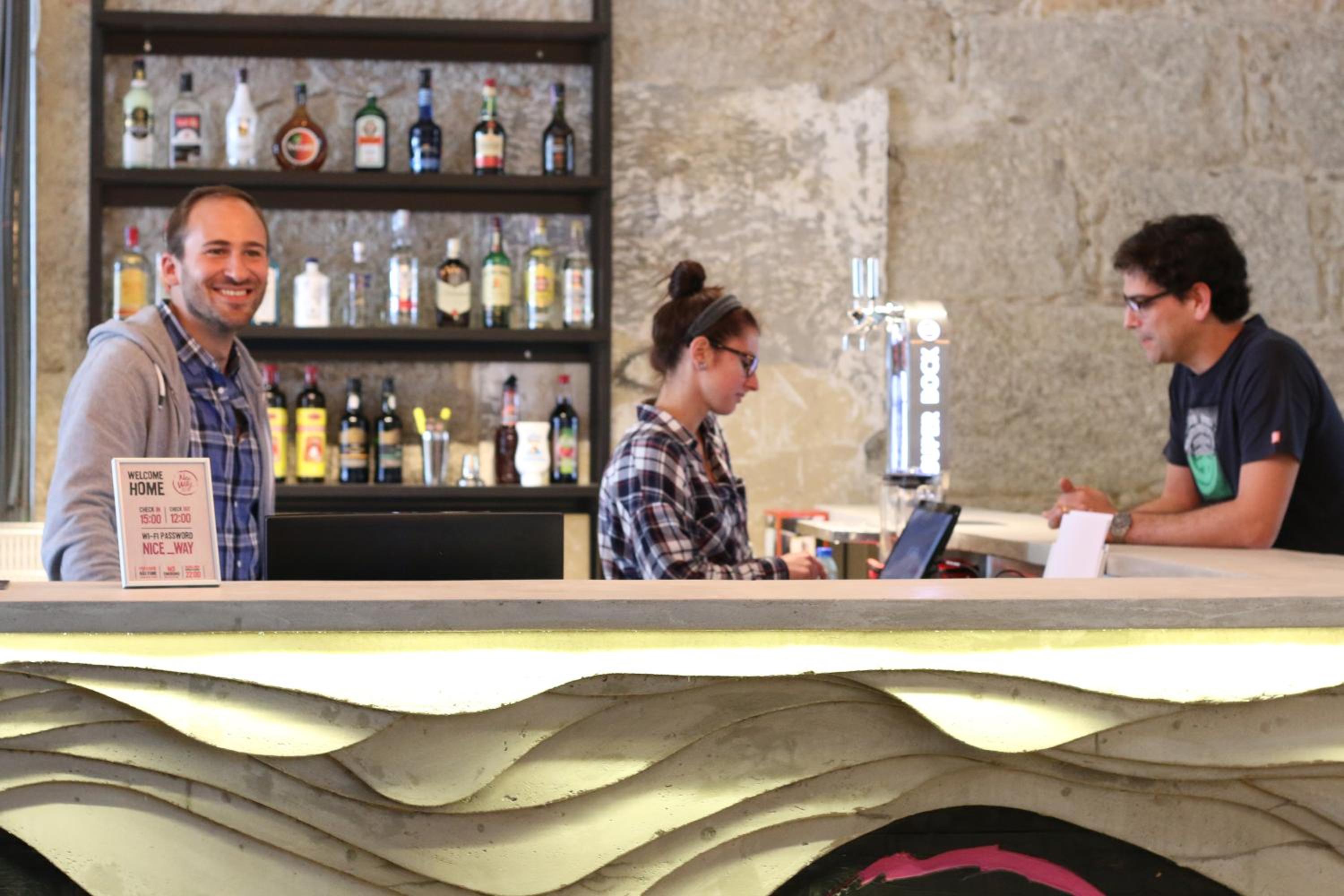 Nice Way Porto Hostel