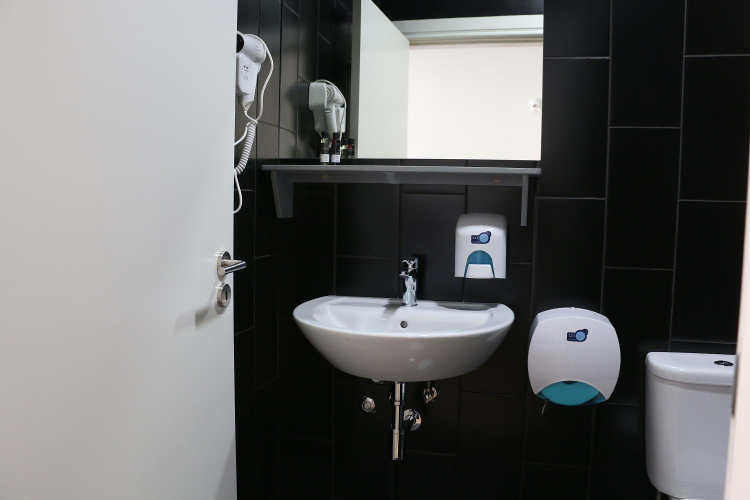 Nice Way Porto Hostel