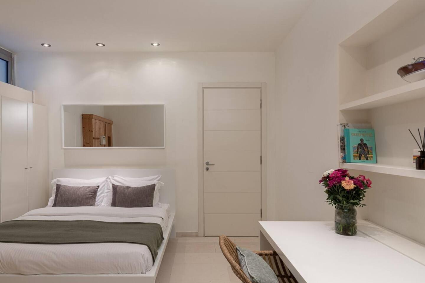 3BD 2 Floor Maisonette with Pool