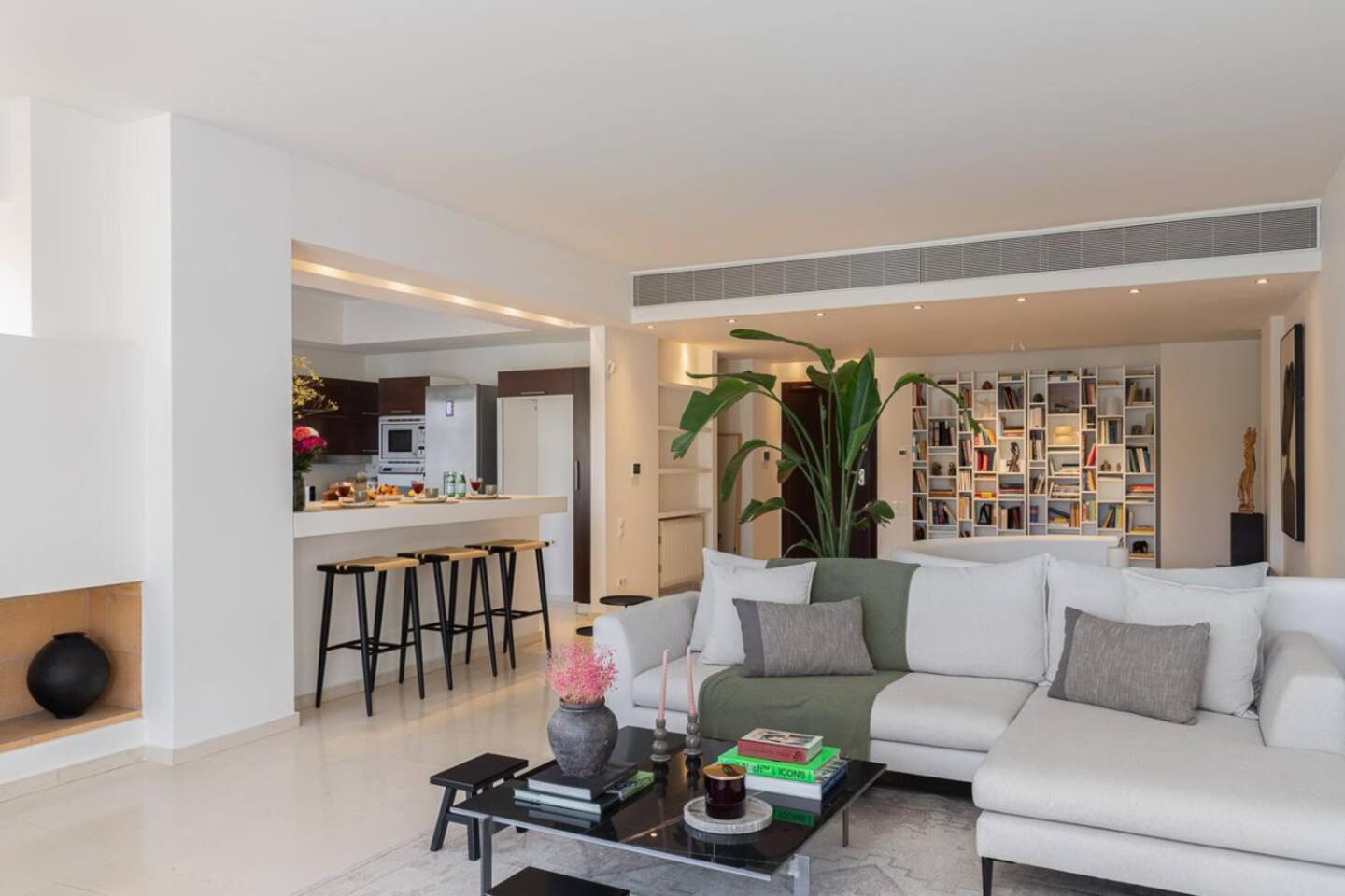 3BD 2 Floor Maisonette with Pool