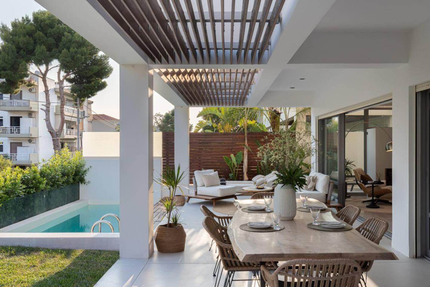 3BD 2 Floor Maisonette with Pool