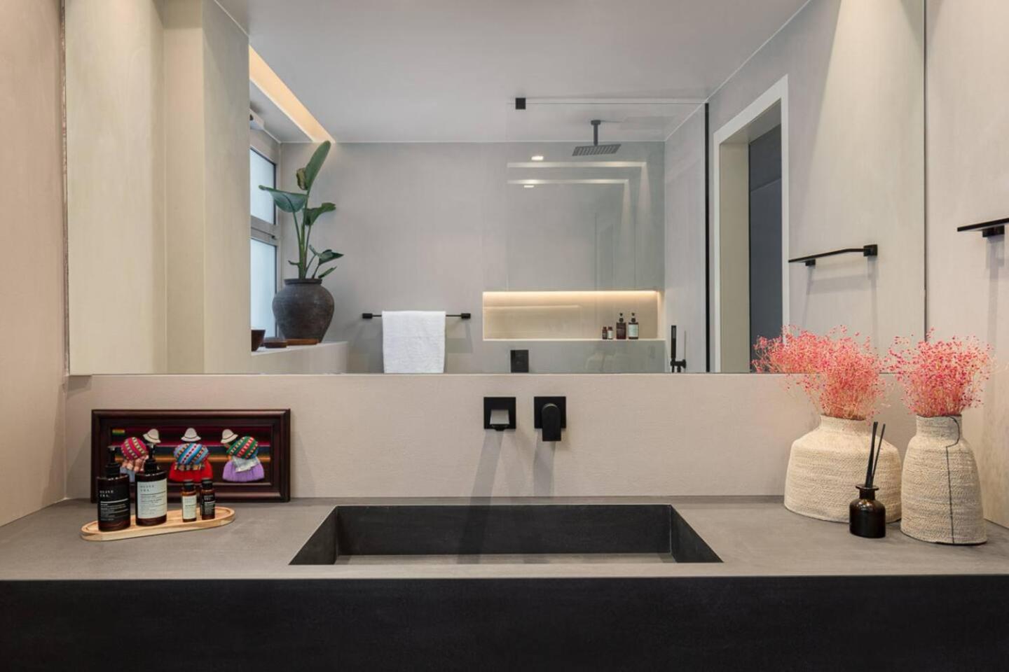 3BD 2 Floor Maisonette with Pool