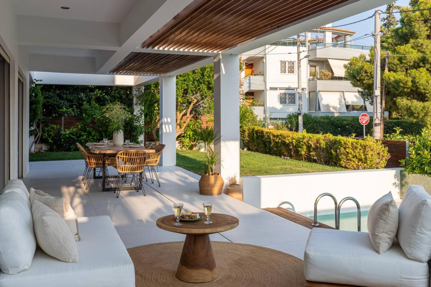 3BD 2 Floor Maisonette with Pool