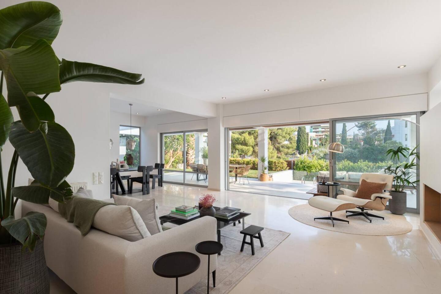 3BD 2 Floor Maisonette with Pool