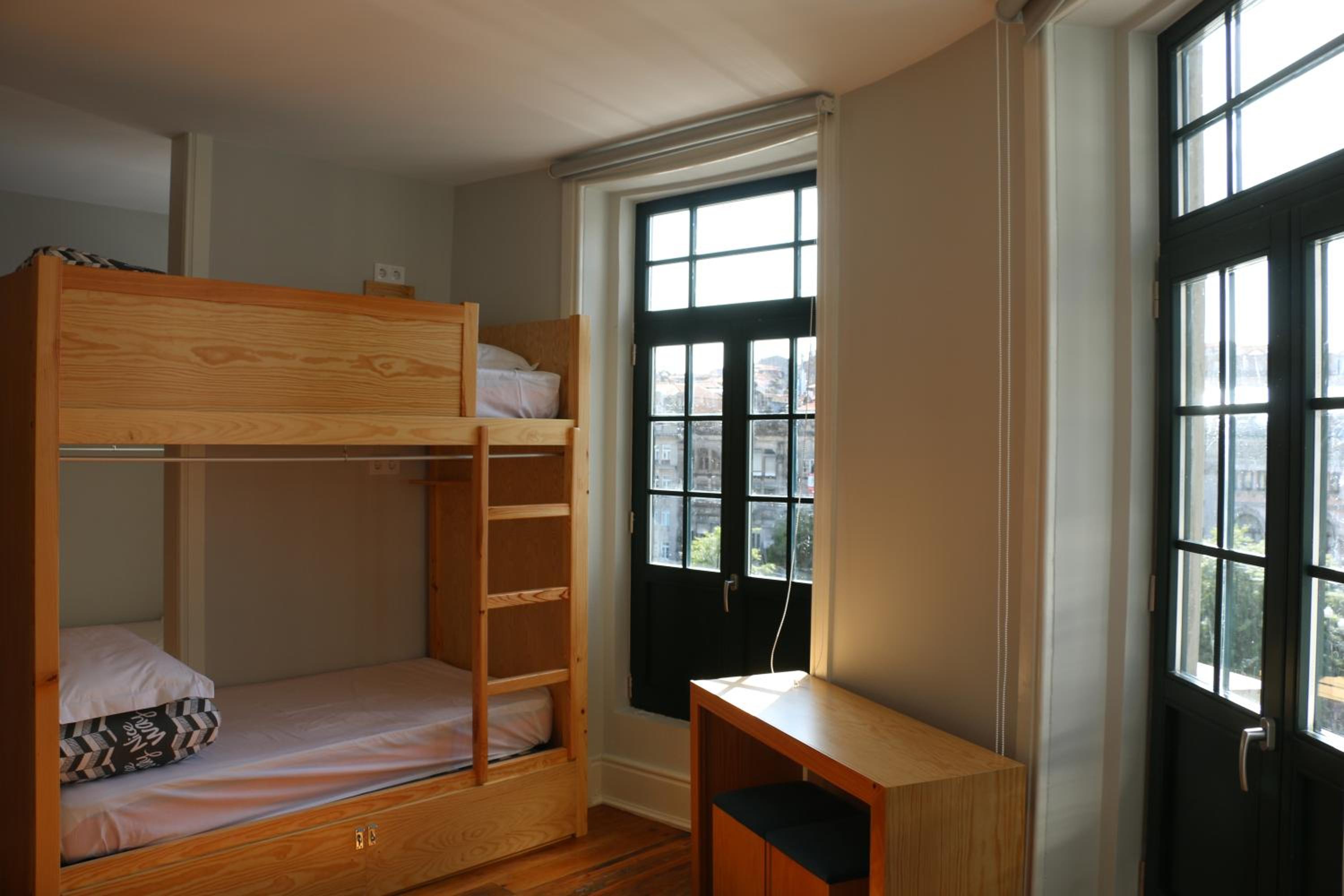 Nice Way Porto Hostel
