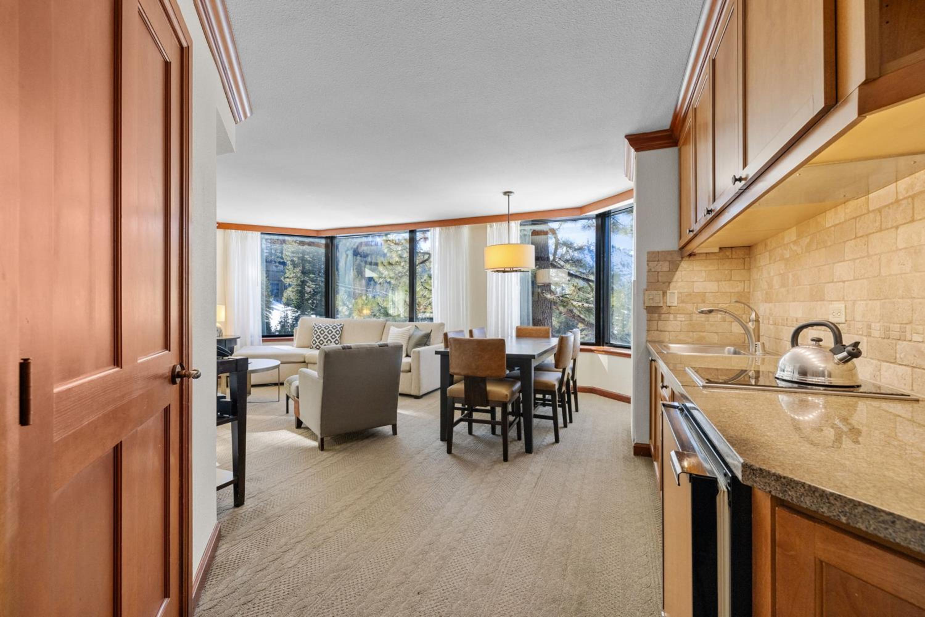 Pool, Hot Tub and Golf Everline Resort Corner Suite