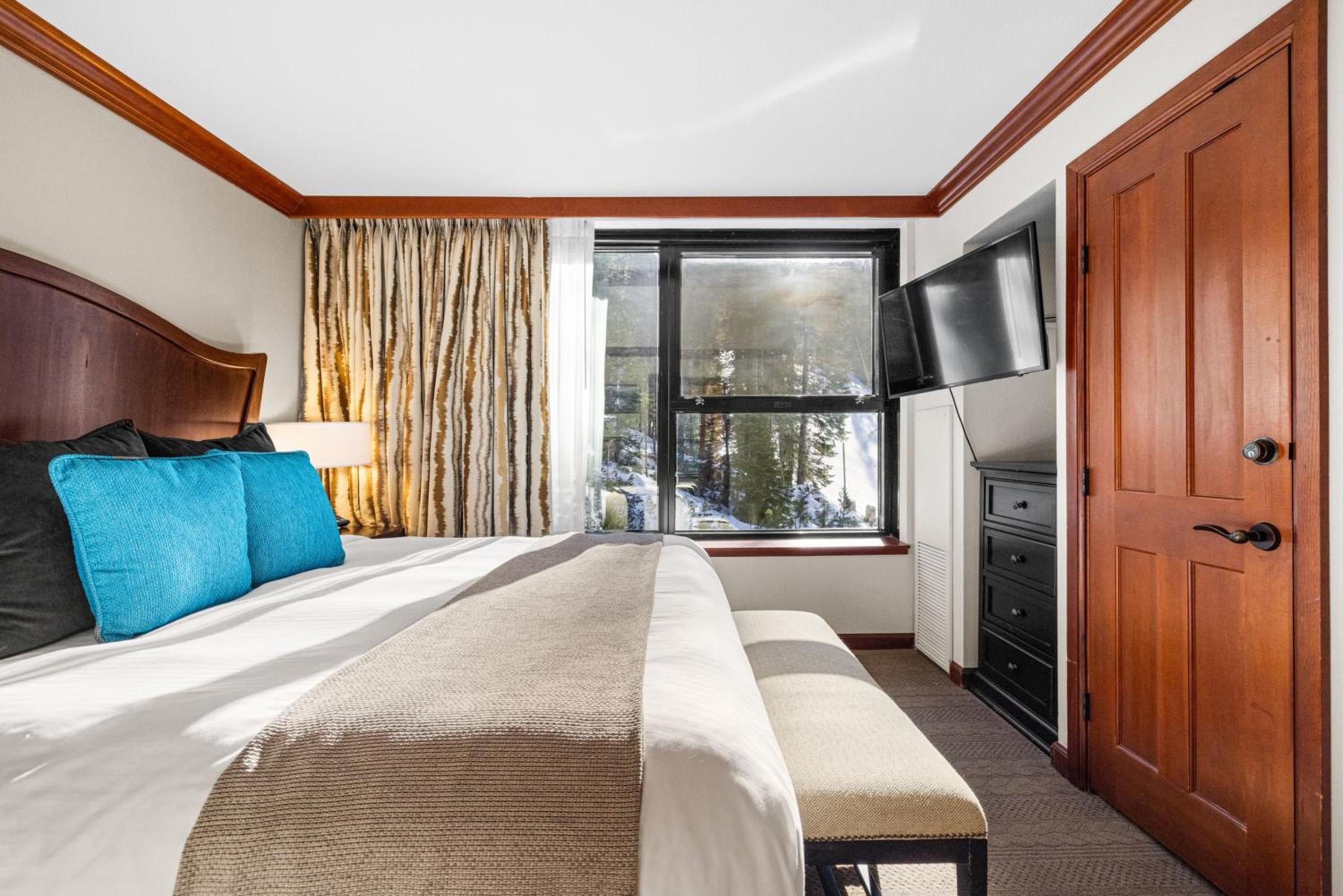 Pool, Hot Tub and Golf Everline Resort Corner Suite