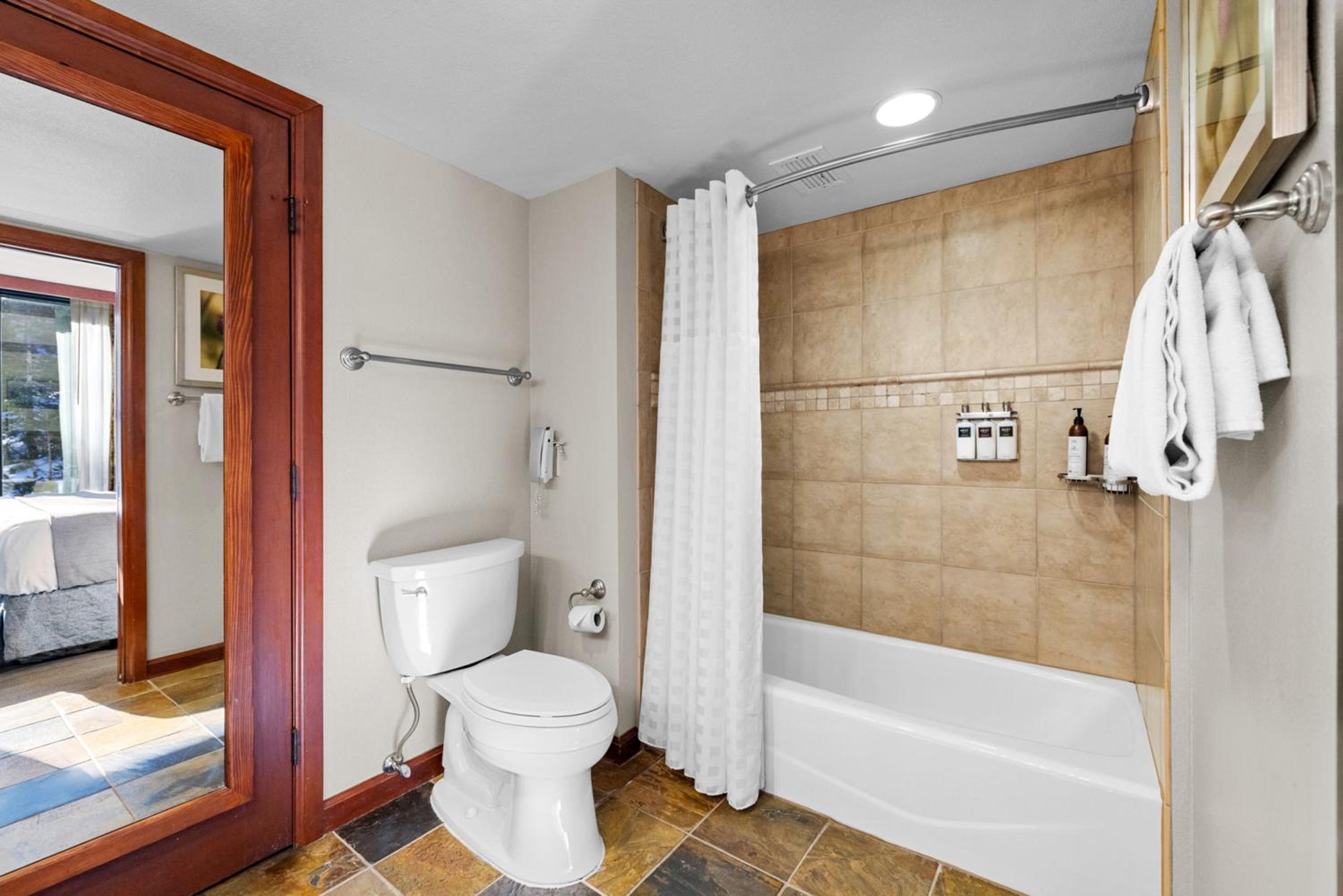 Pool, Hot Tub and Golf Everline Resort Corner Suite