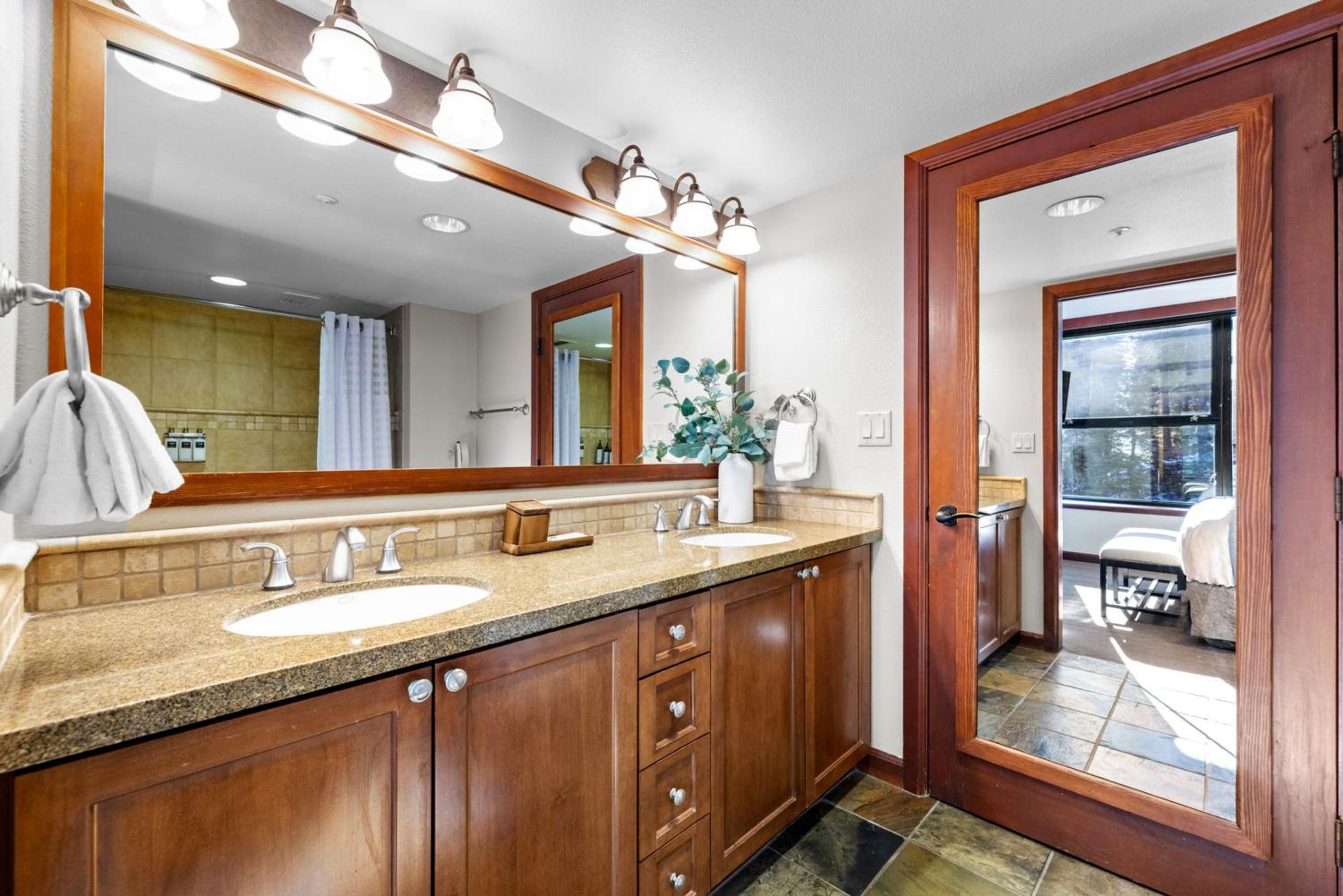 Pool, Hot Tub and Golf Everline Resort Corner Suite