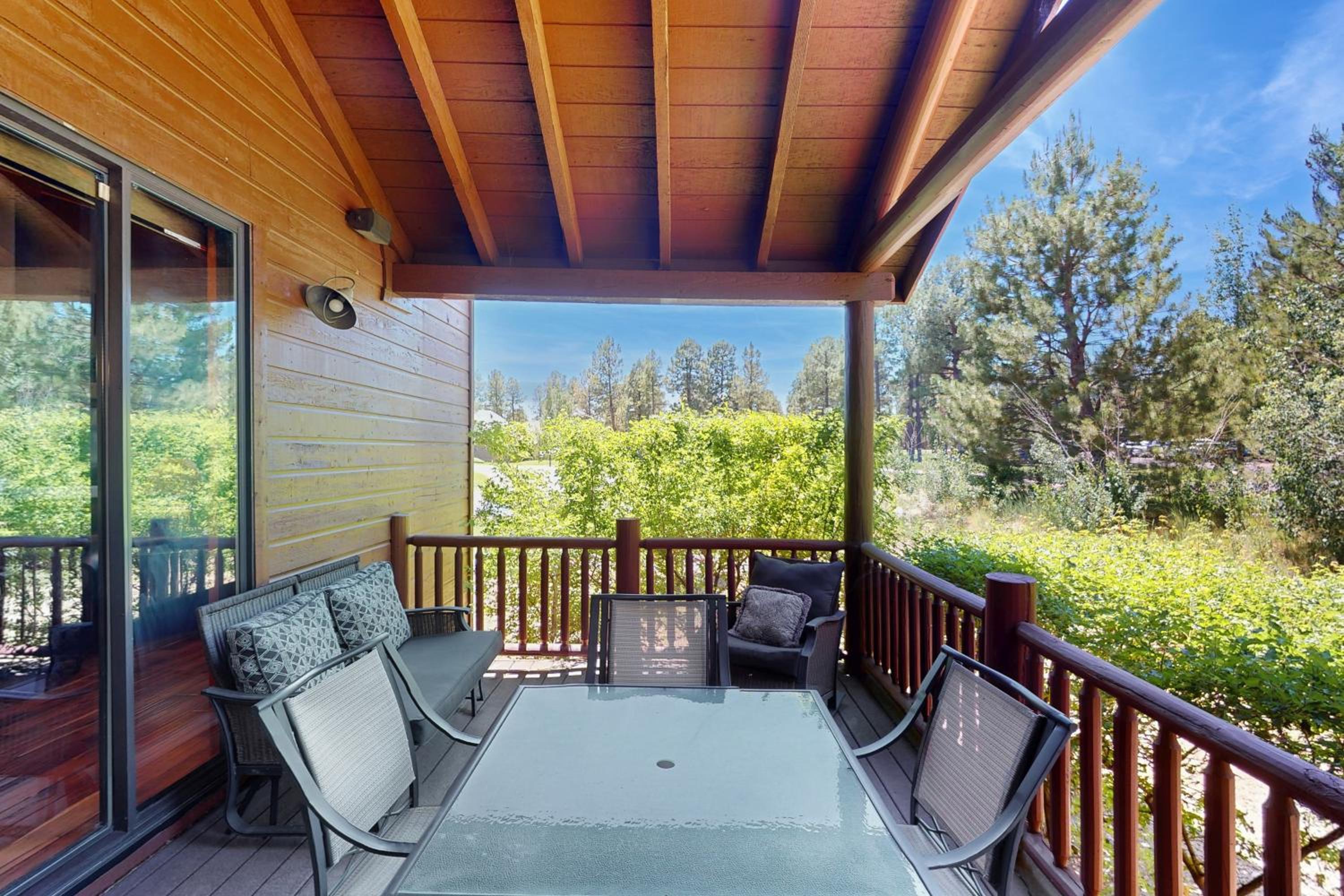 Golf, Trails and Lakes! Dog-Friendly Show Low Home